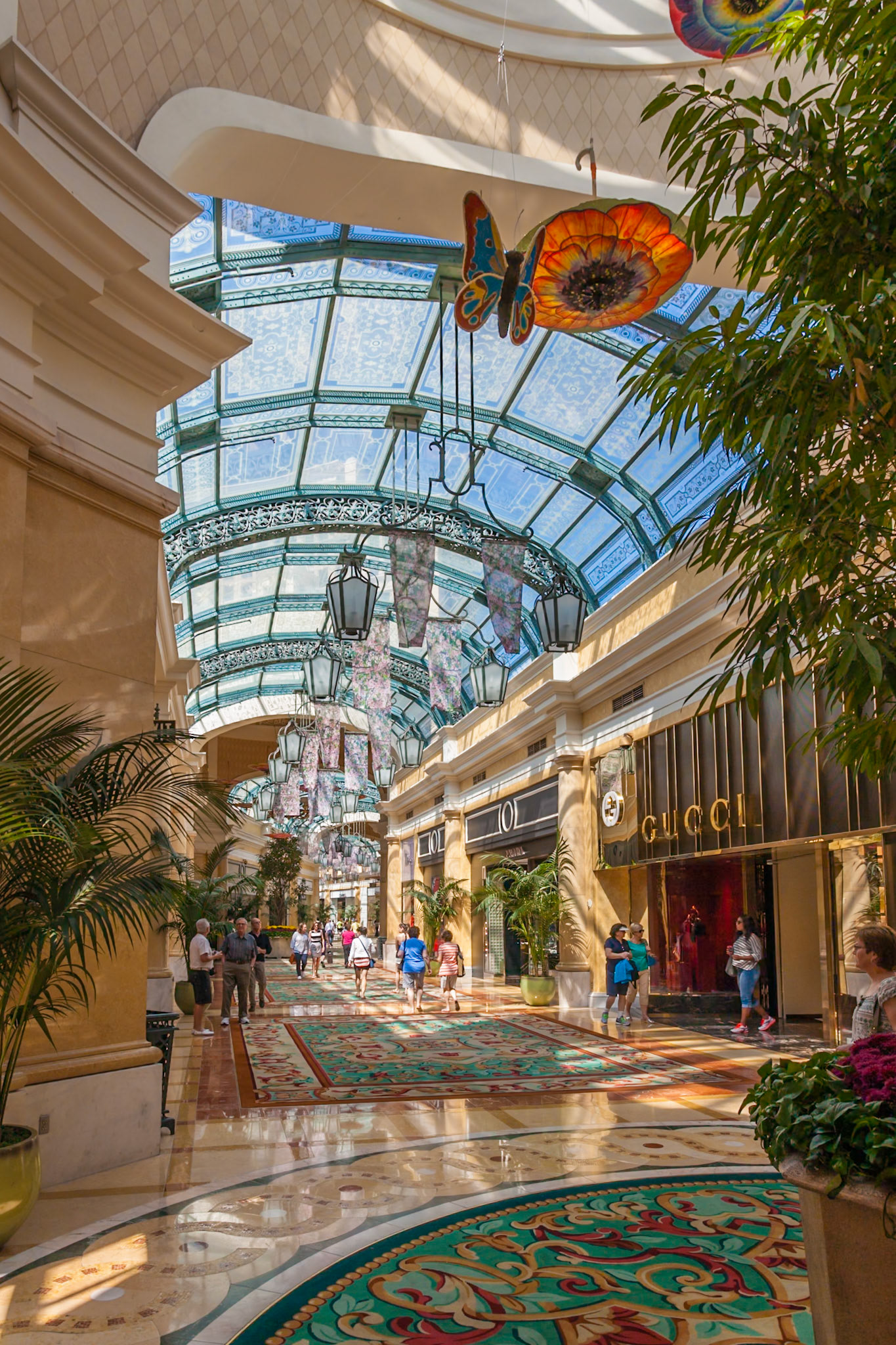 140502_599 Tourists visiting Bellagio Luxury Resort and Casino on the Las Vegas Strip in Paradise, Nevada