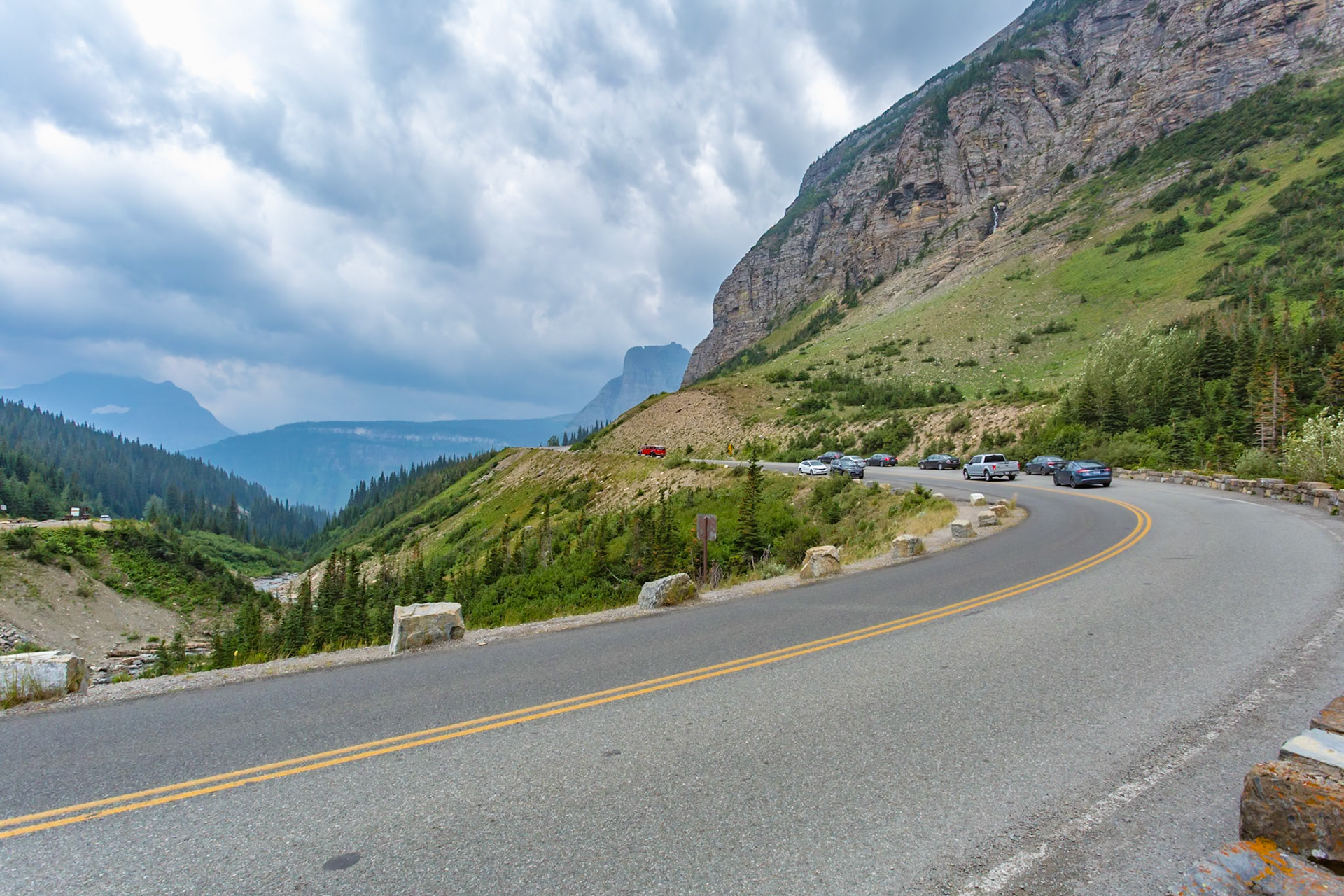 180826_067 Siyeh Bend hairpin turn on the Going to the Sun Road at Piegan Pass in Glacier National Park, Montana