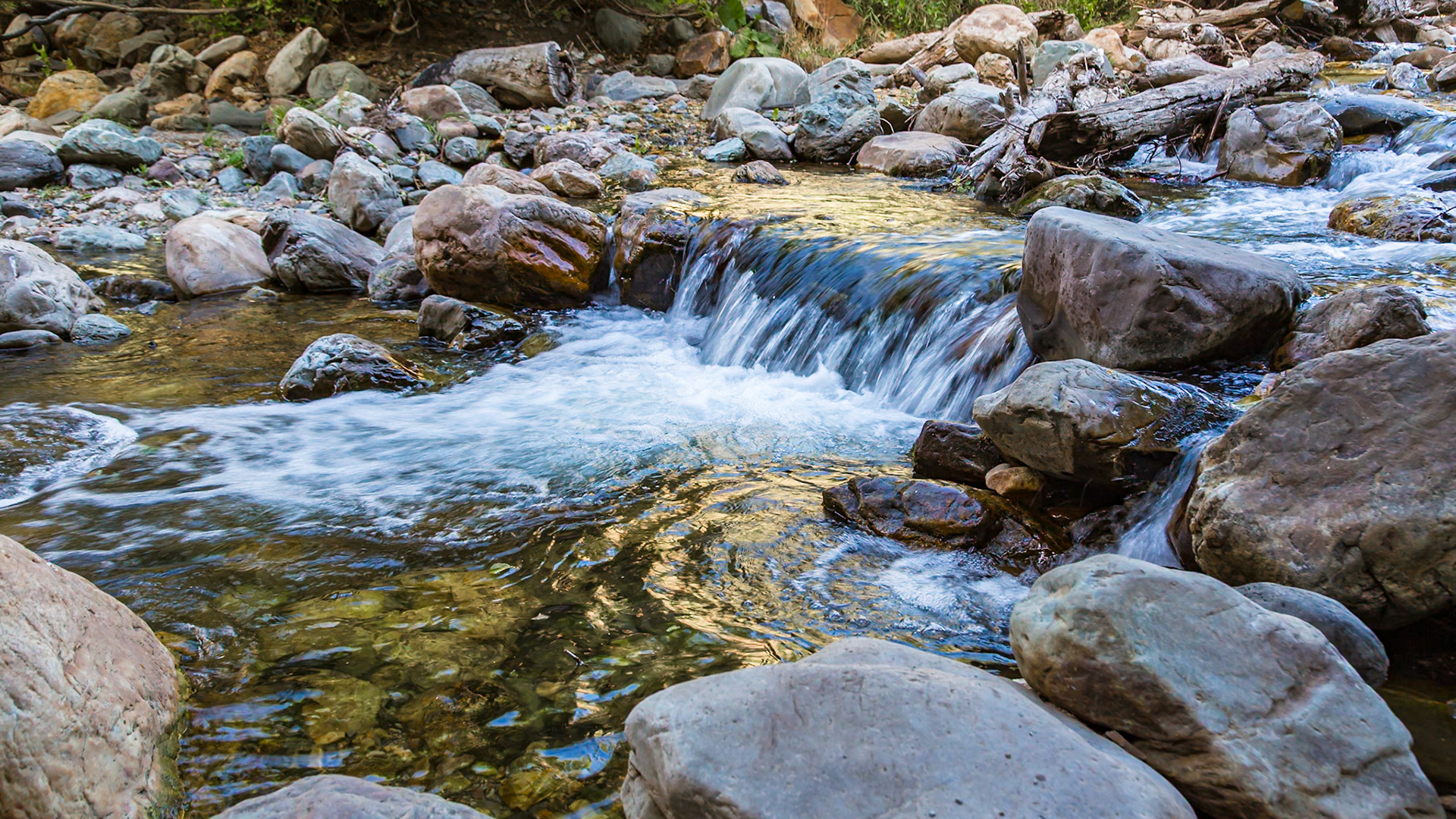 180915_114 Water flowing over rocks in the Big Cottonwood Creek at Big Cottonwood Canyon near Salt Lake City, Utah