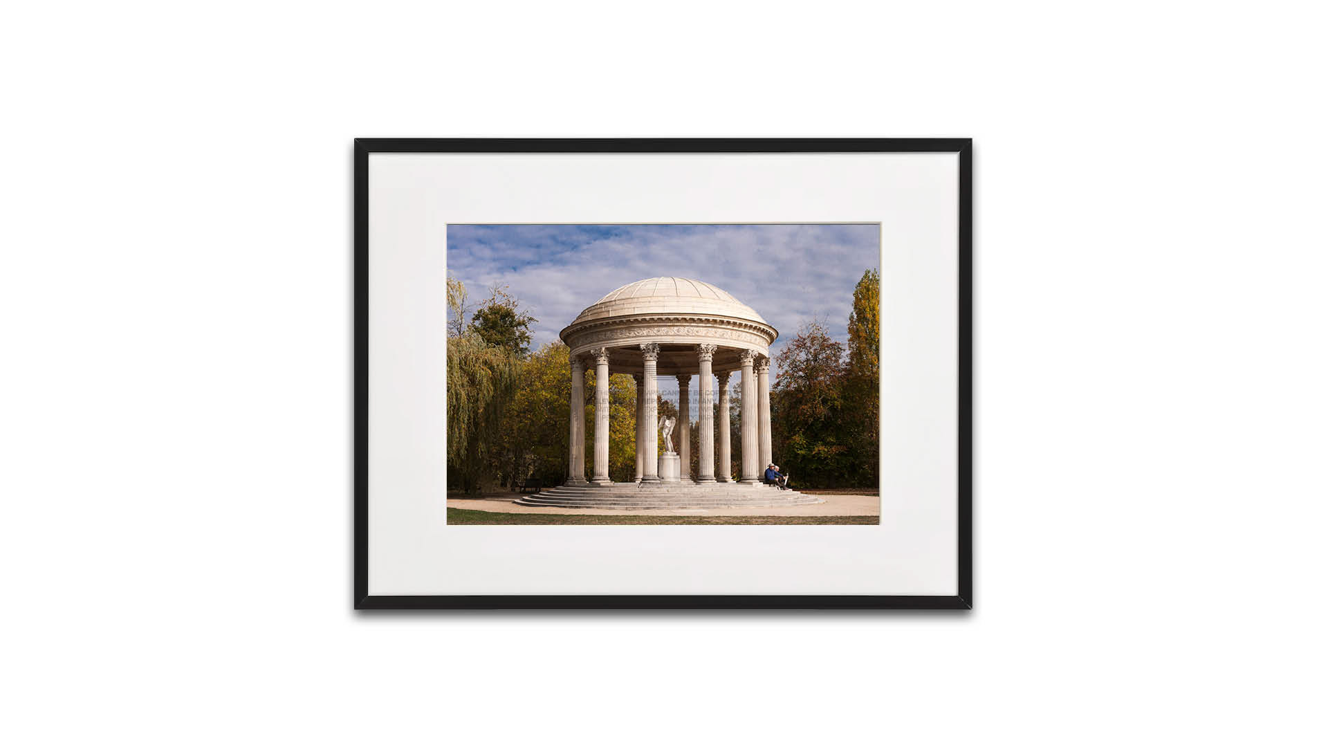 Alessandro Serri - Due signori seduti nel tempio dell'amore, Versailles, 2016