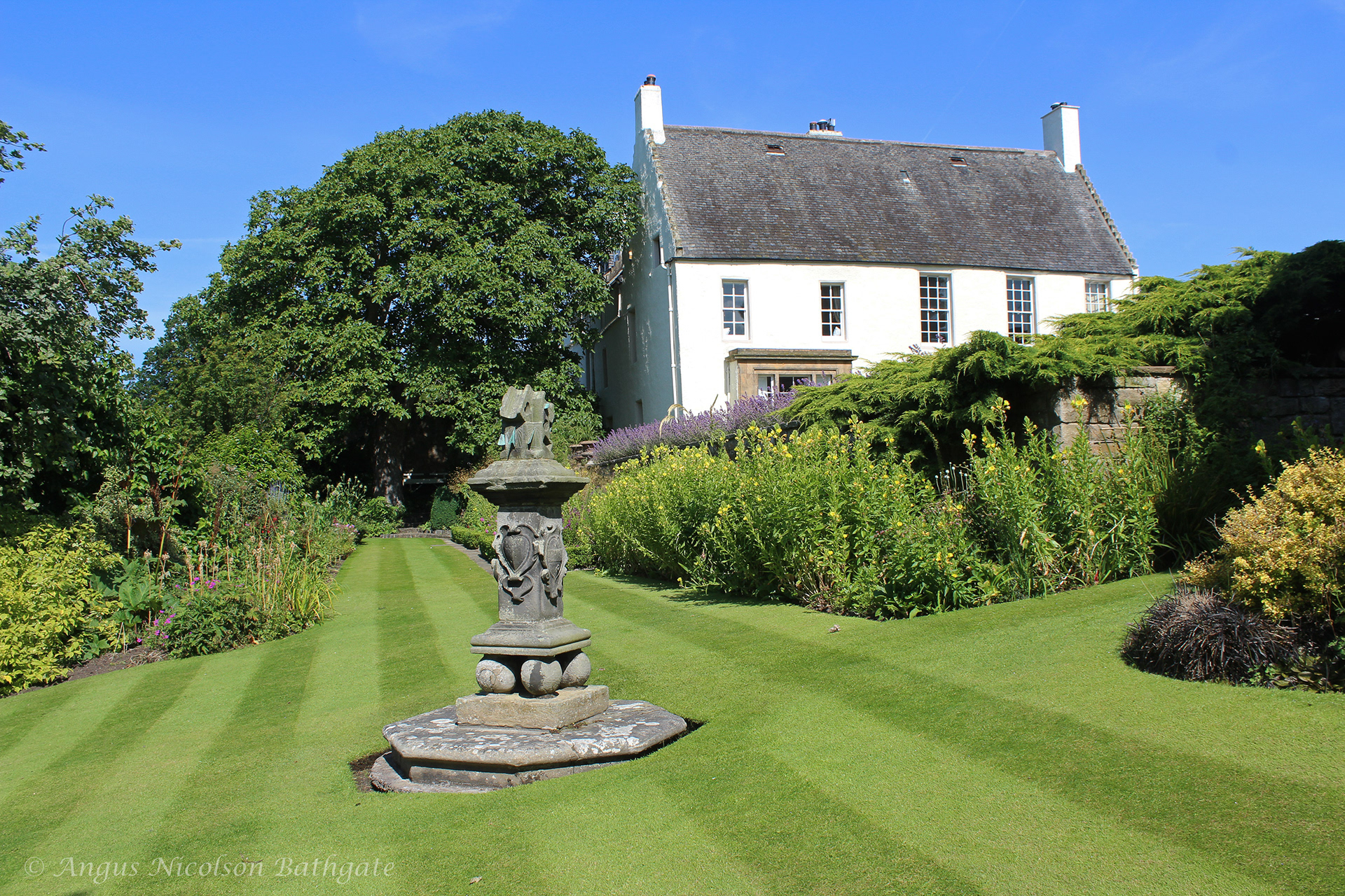 Inveresk Lodge Garden