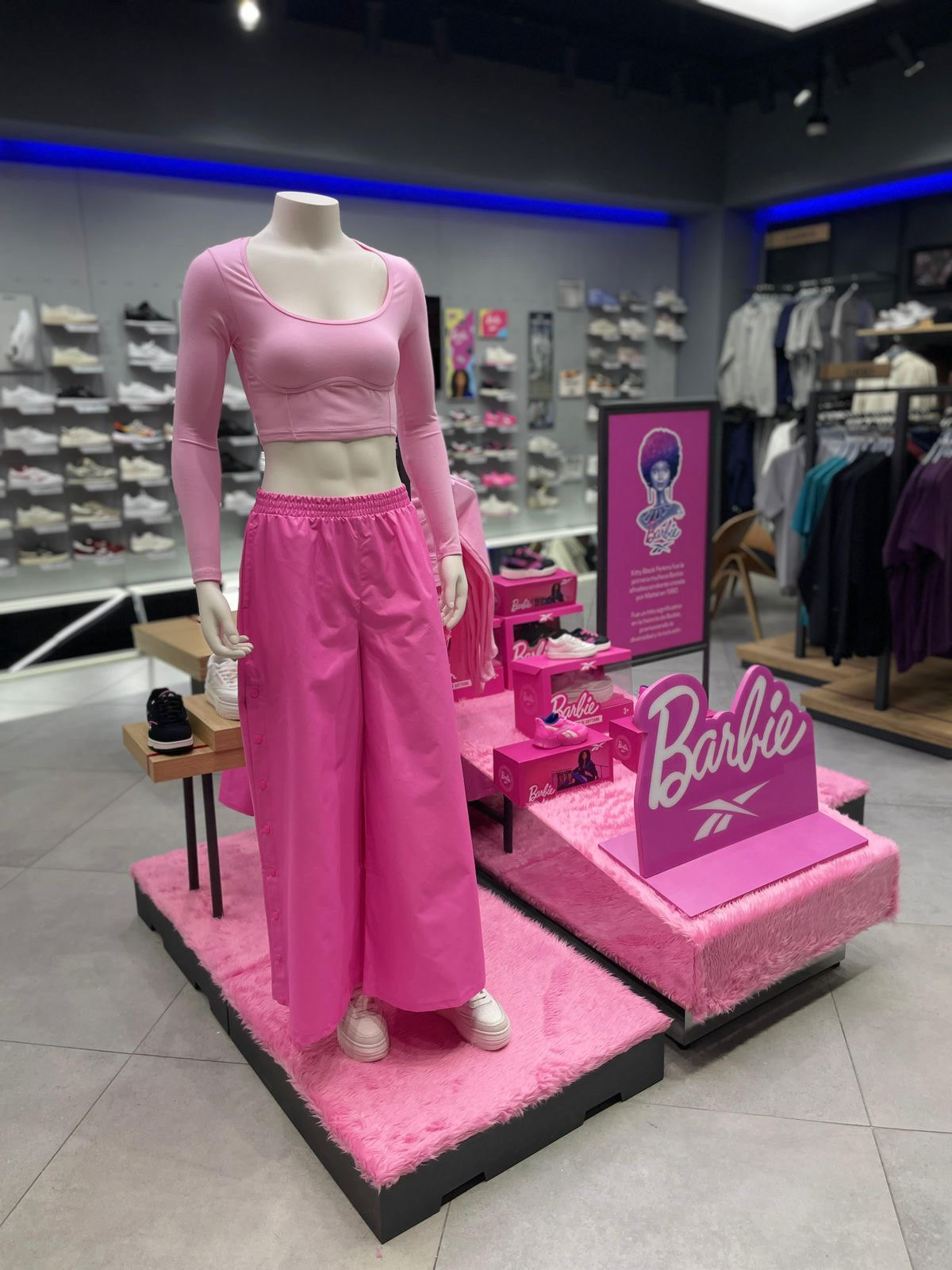 Activación Barbie x Reebok