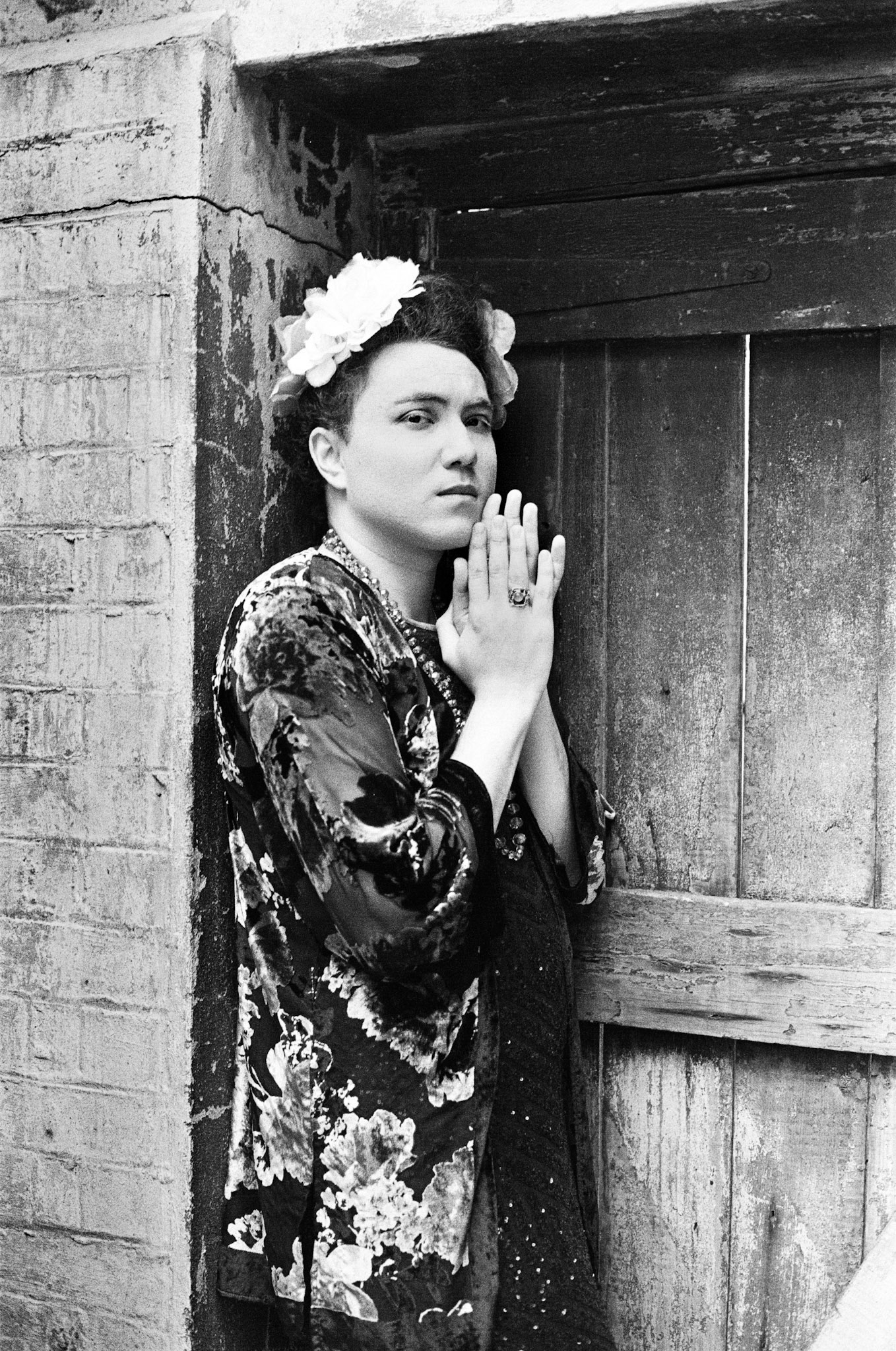 Mama Alto in an azure mood [II]