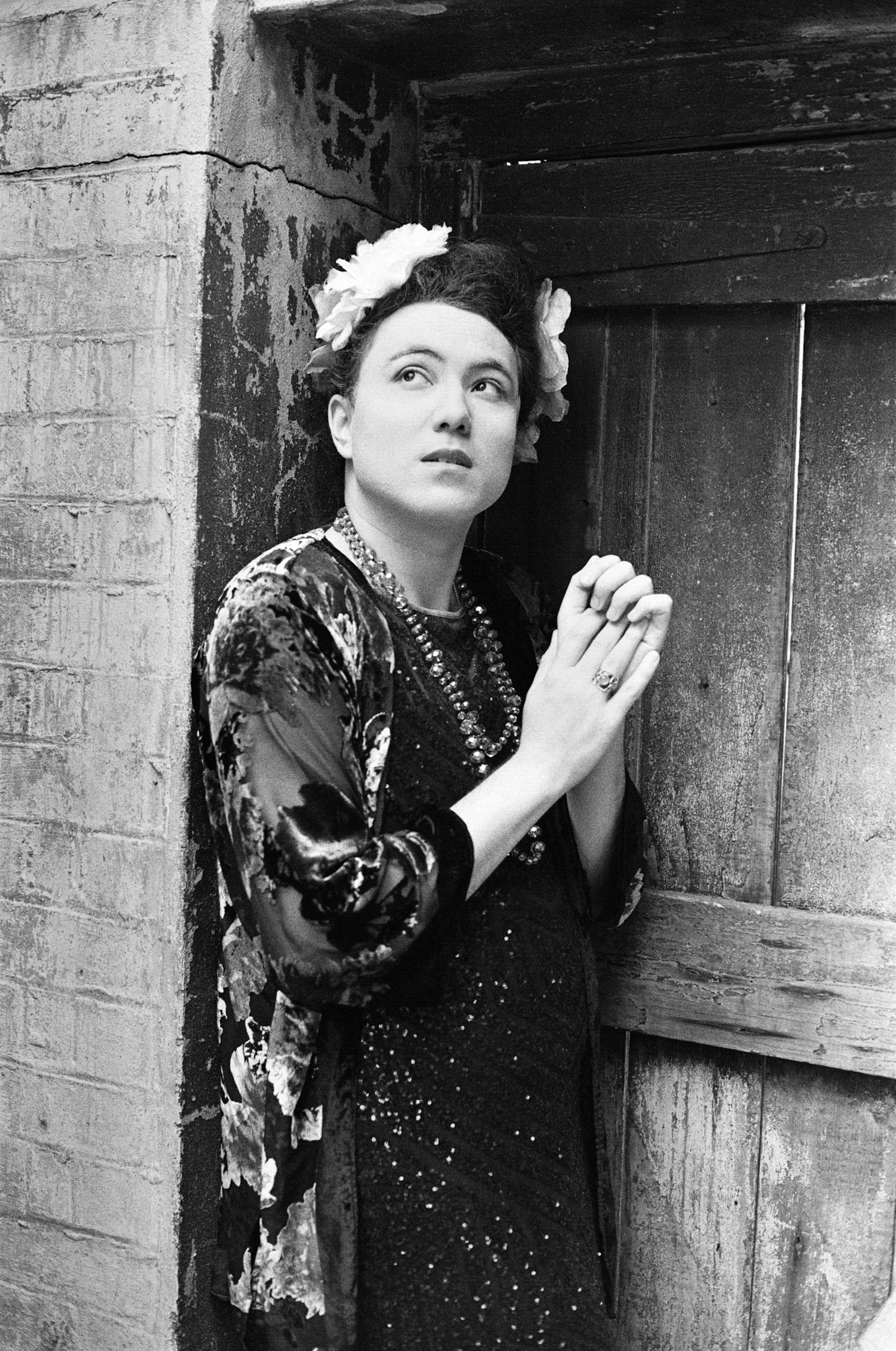 Mama Alto in an azure mood [I]