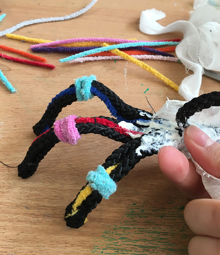 Forming Feet with Ropes and Pipe Cleaners