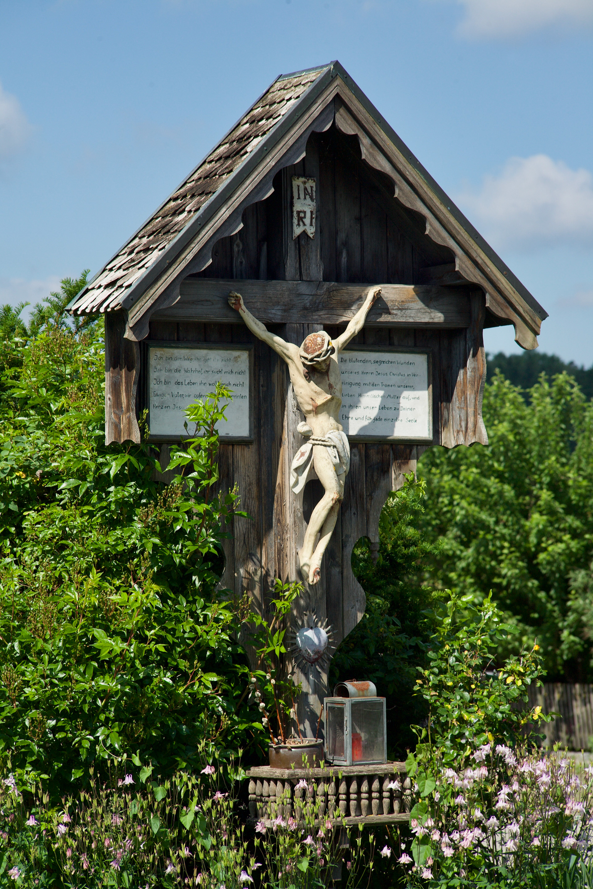 6-2021 // Feldkreuz bei Kalteneck // Pentacon electric 2.8/135mm, Canon EOS 5D
