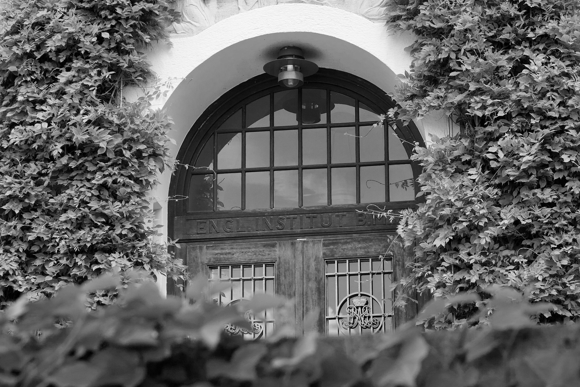 6-2021 // Haag: Eingang zum Institut der Englischen Fräulein, heute Realschule // Carl Zeiss Jena Biotar 2/58mm, Canon EOS 30D