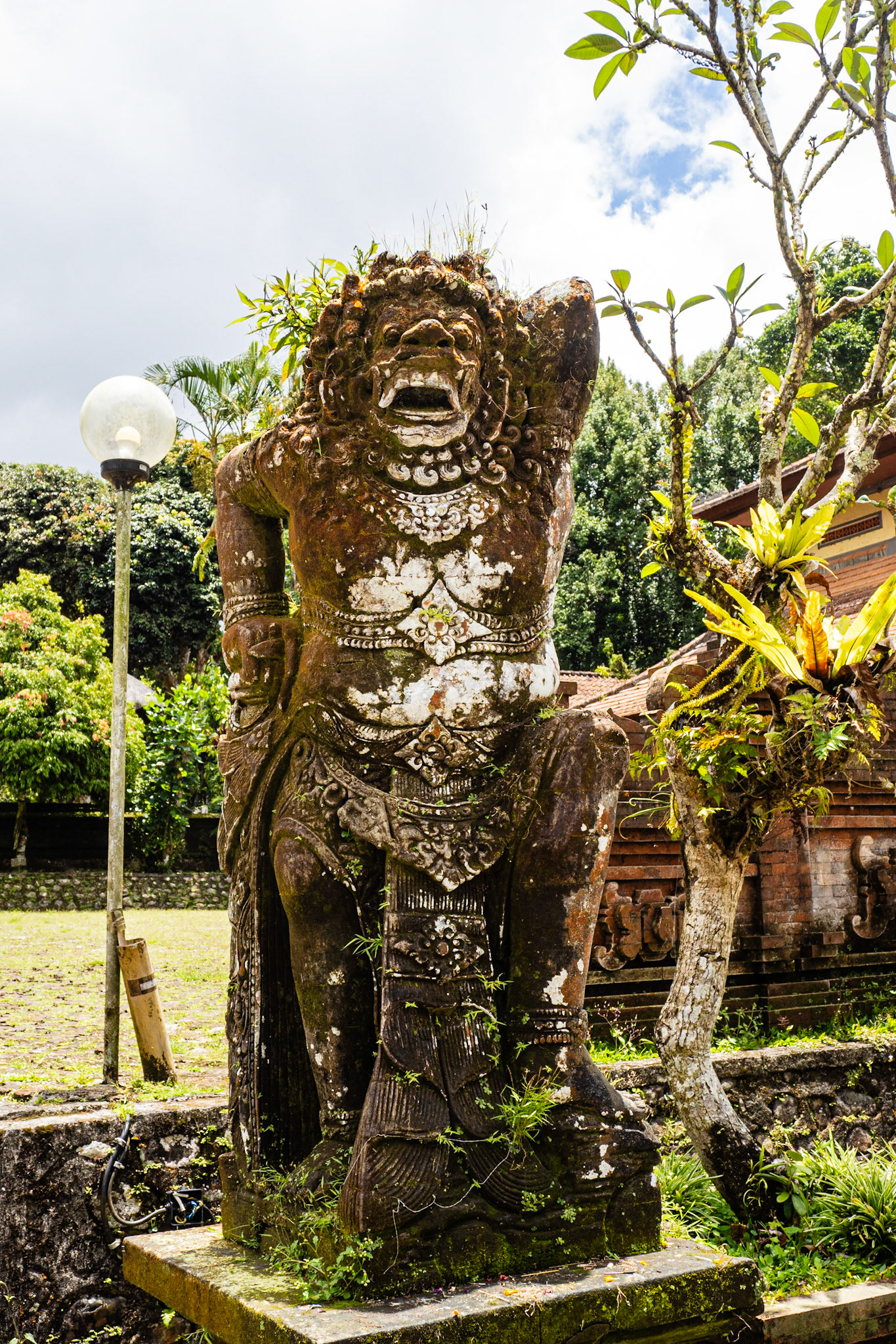 Pura Luhur Batukaru, 11th century Hindu temple