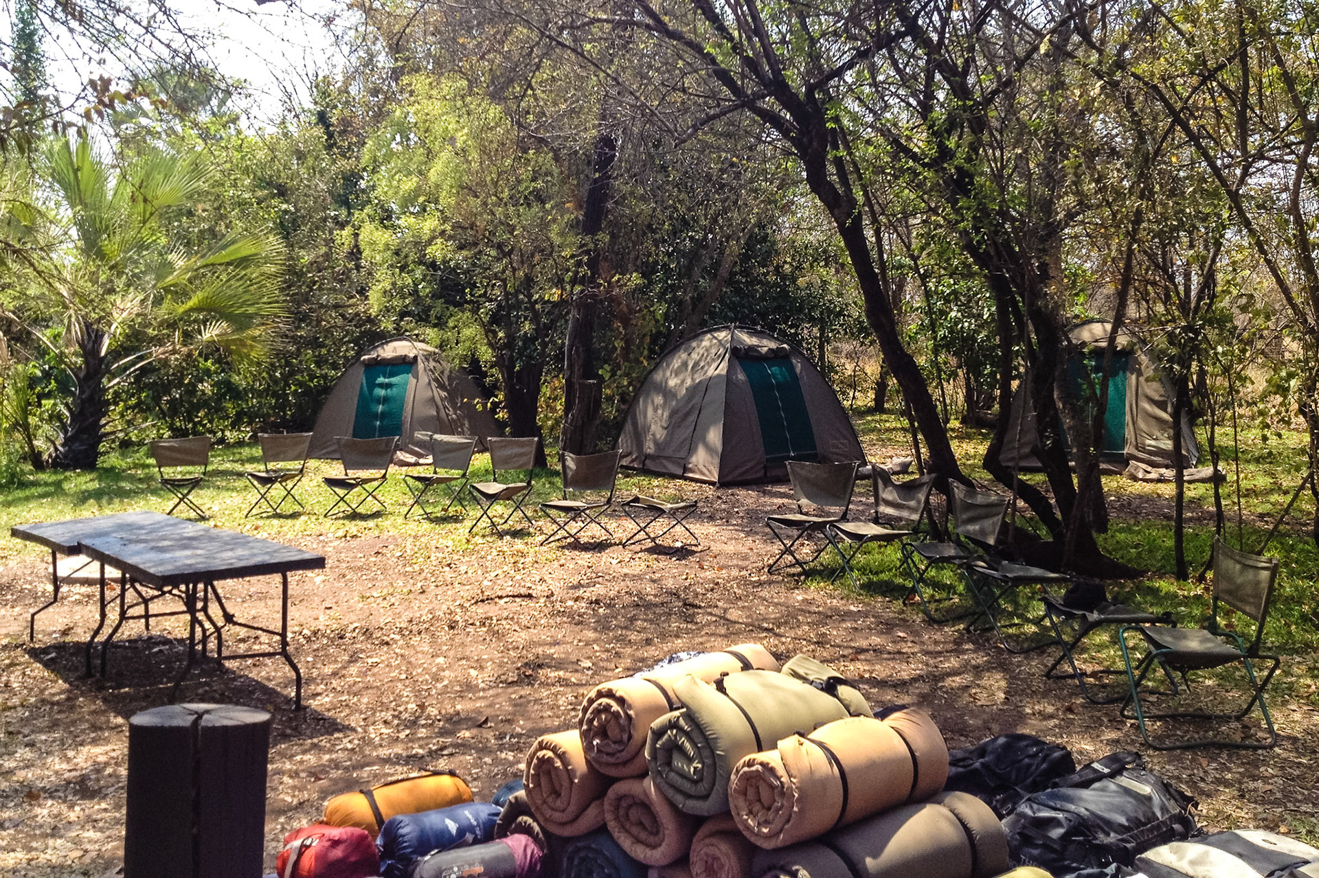 Camp nex to the Zambezi