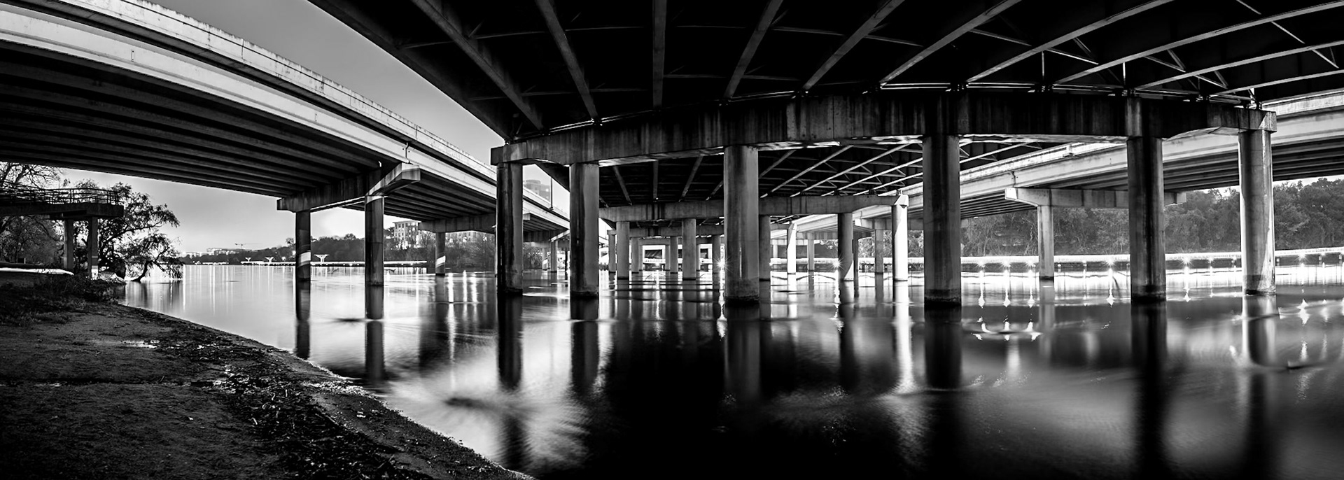 Under I-35 BnW, ATX (2019)