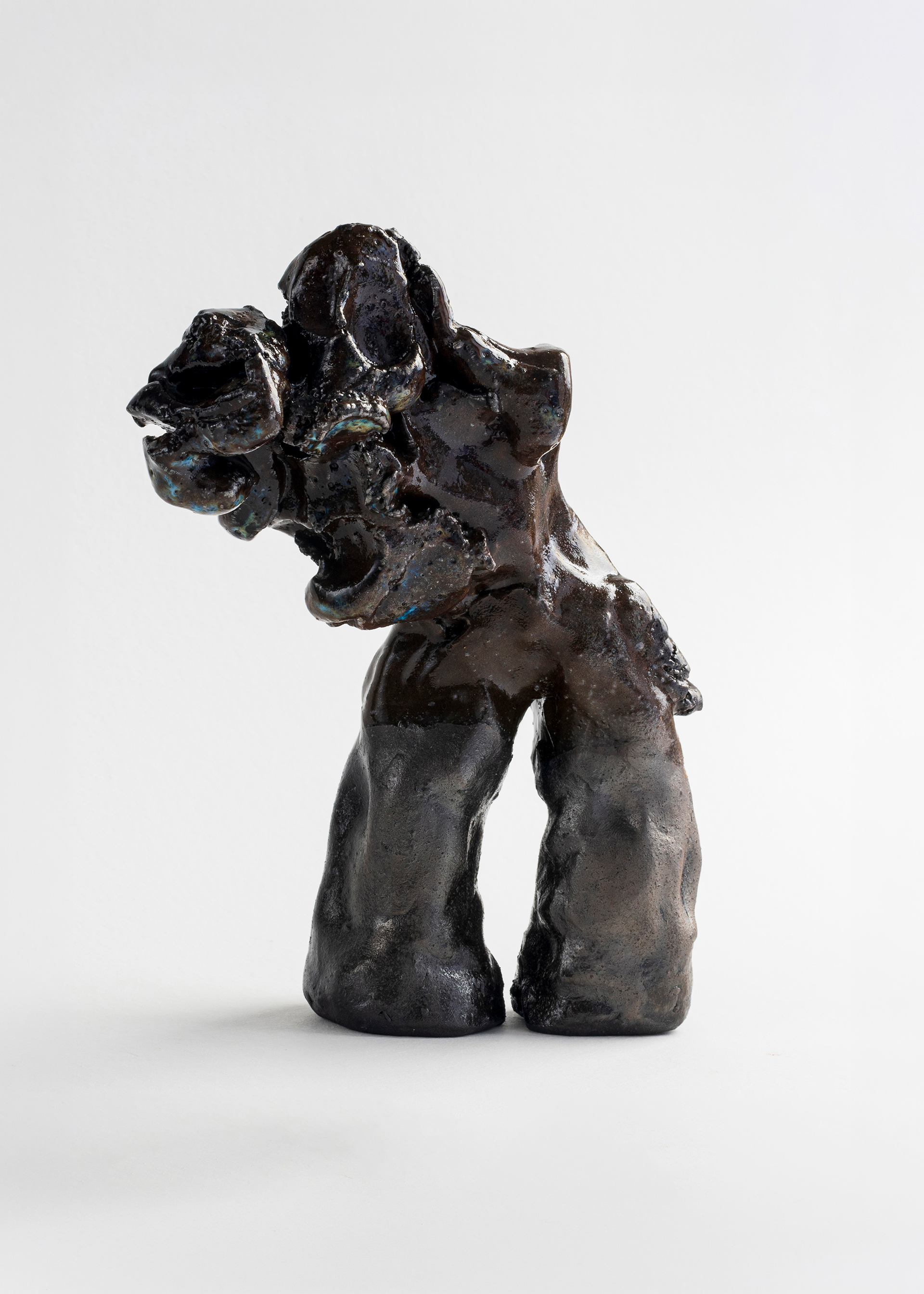 (II), 2022 · Stoneware, glaze · 10 x 7 cm