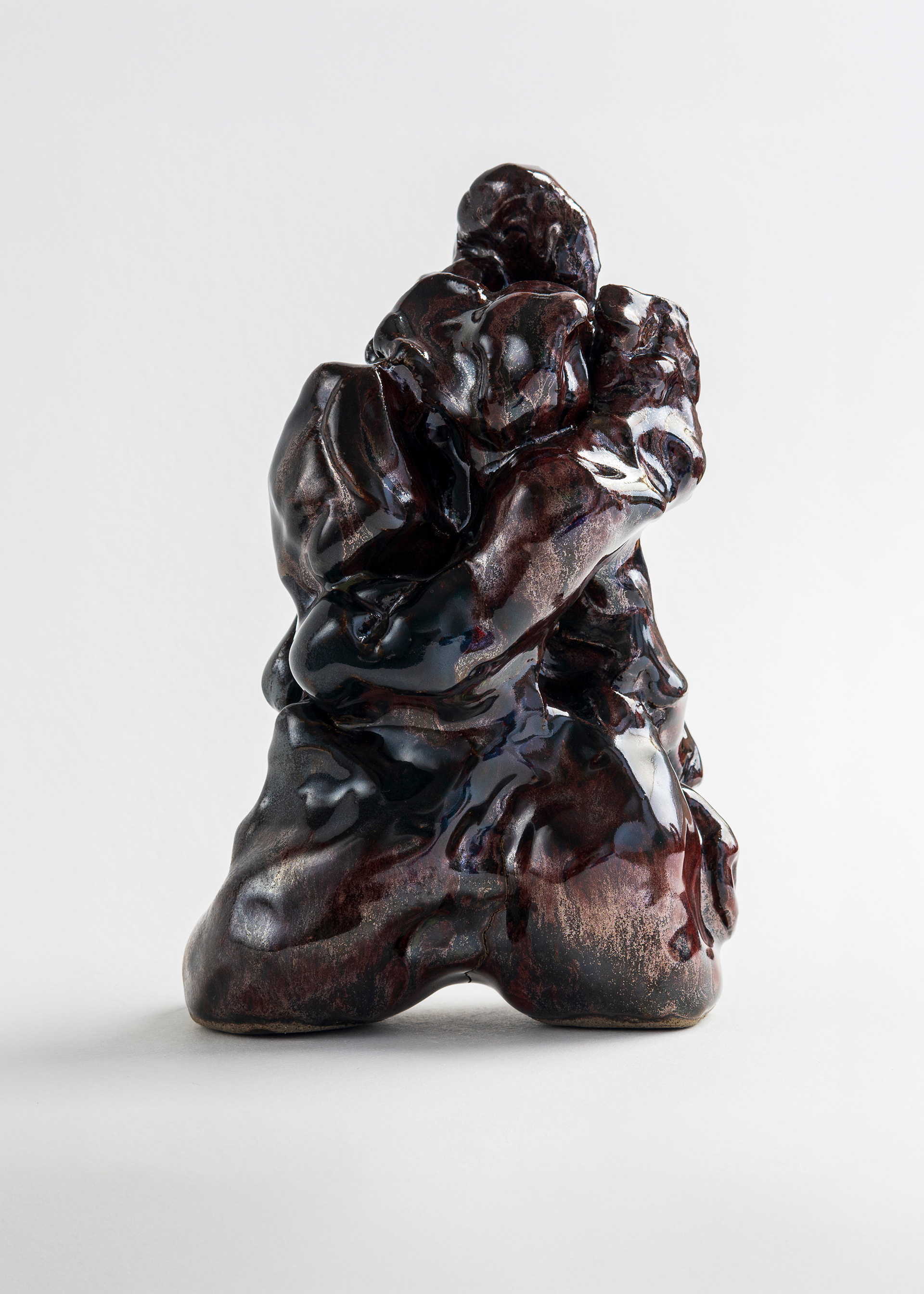 (III), 2022 · Stoneware, glaze · 18 x 12 cm