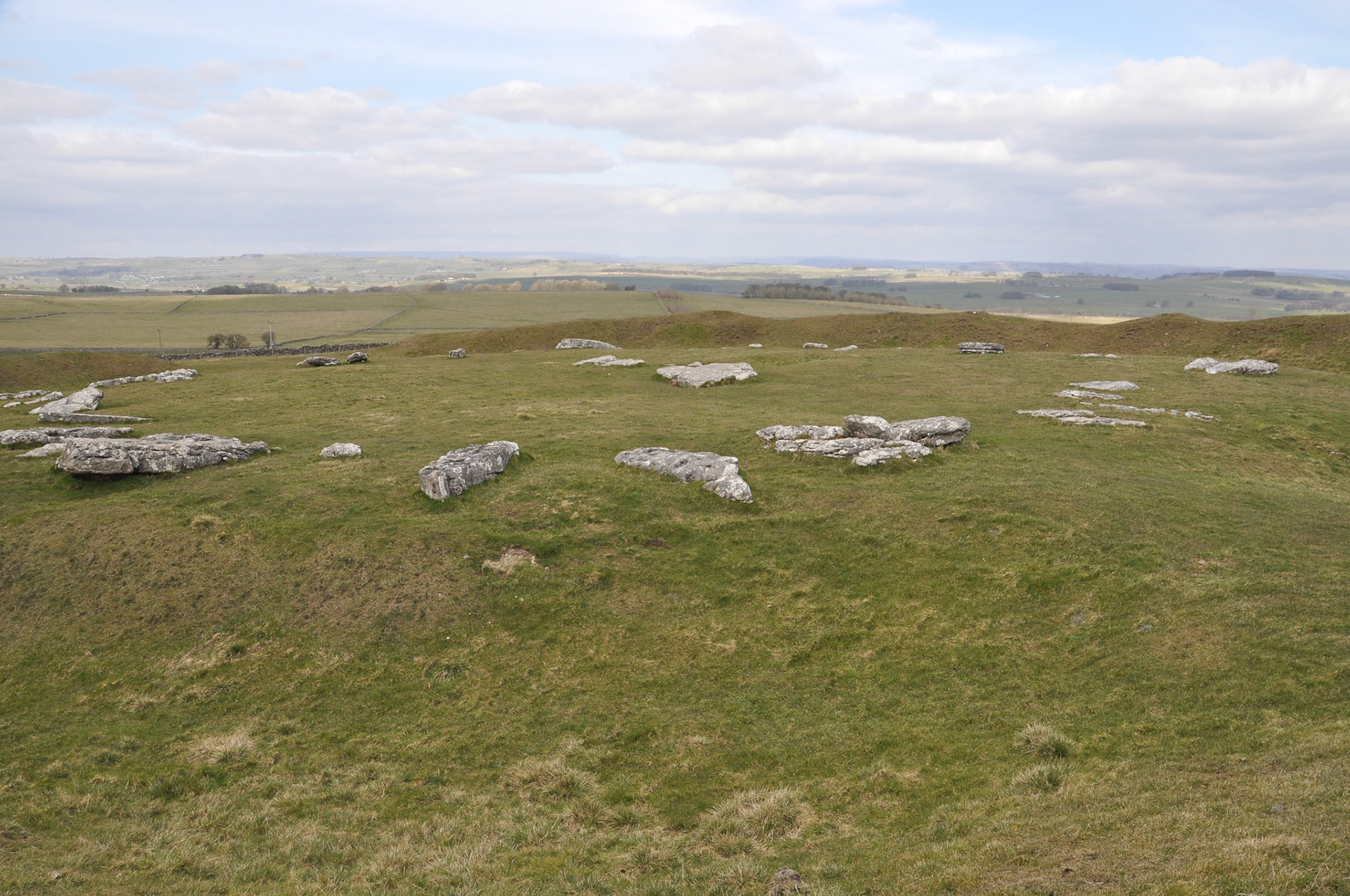 Henge Derbyshire