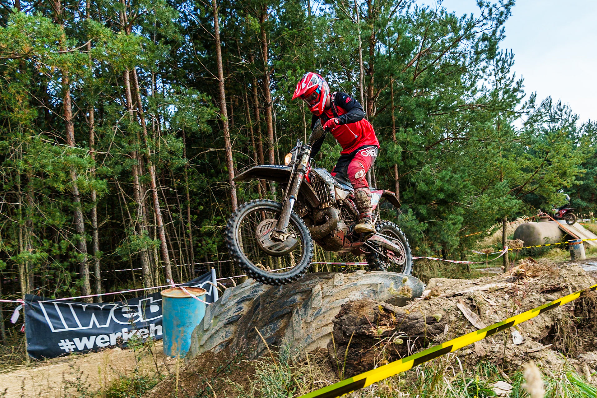 {Filename} | {FocalLength}mm | f/{Aperture} | {ShutterSpeed} | ISO {ISO}