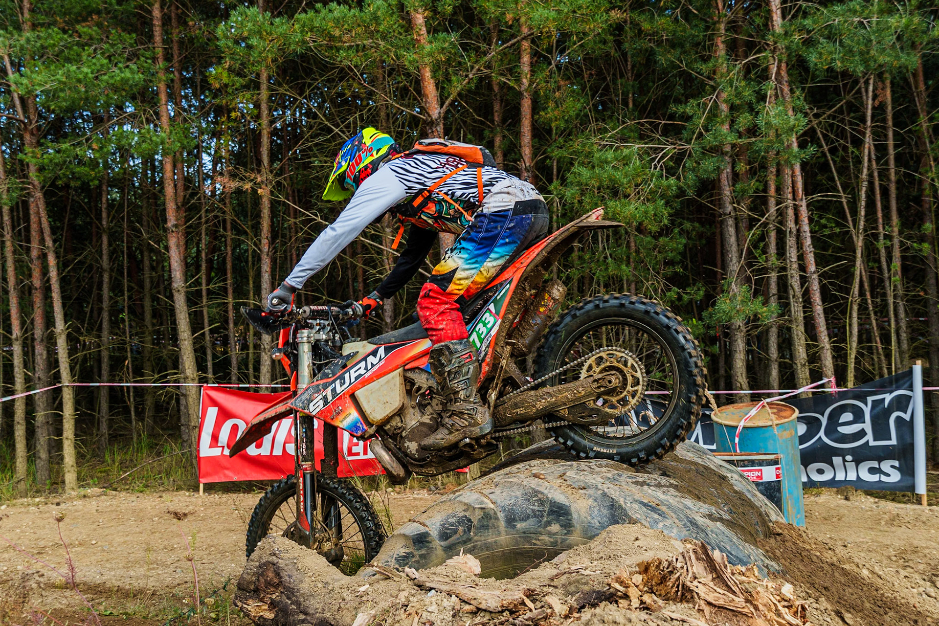 {Filename} | {FocalLength}mm | f/{Aperture} | {ShutterSpeed} | ISO {ISO}