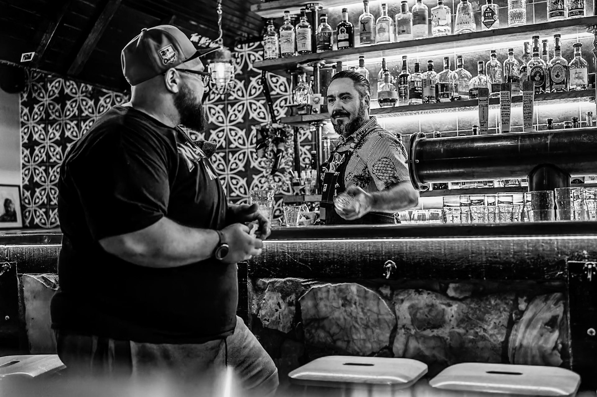 olis_shots3:20am #frankfurt #germany south african bar by @olis_shots as part of the #24hourproject to support Children’s Rights and raise funds for @ResponsibleCharity. For more information visit @24HourProject#24hr21 #24hr21_frankfurt #24hr21_germany #streetphotography #altsachsenhausen #frankfurt