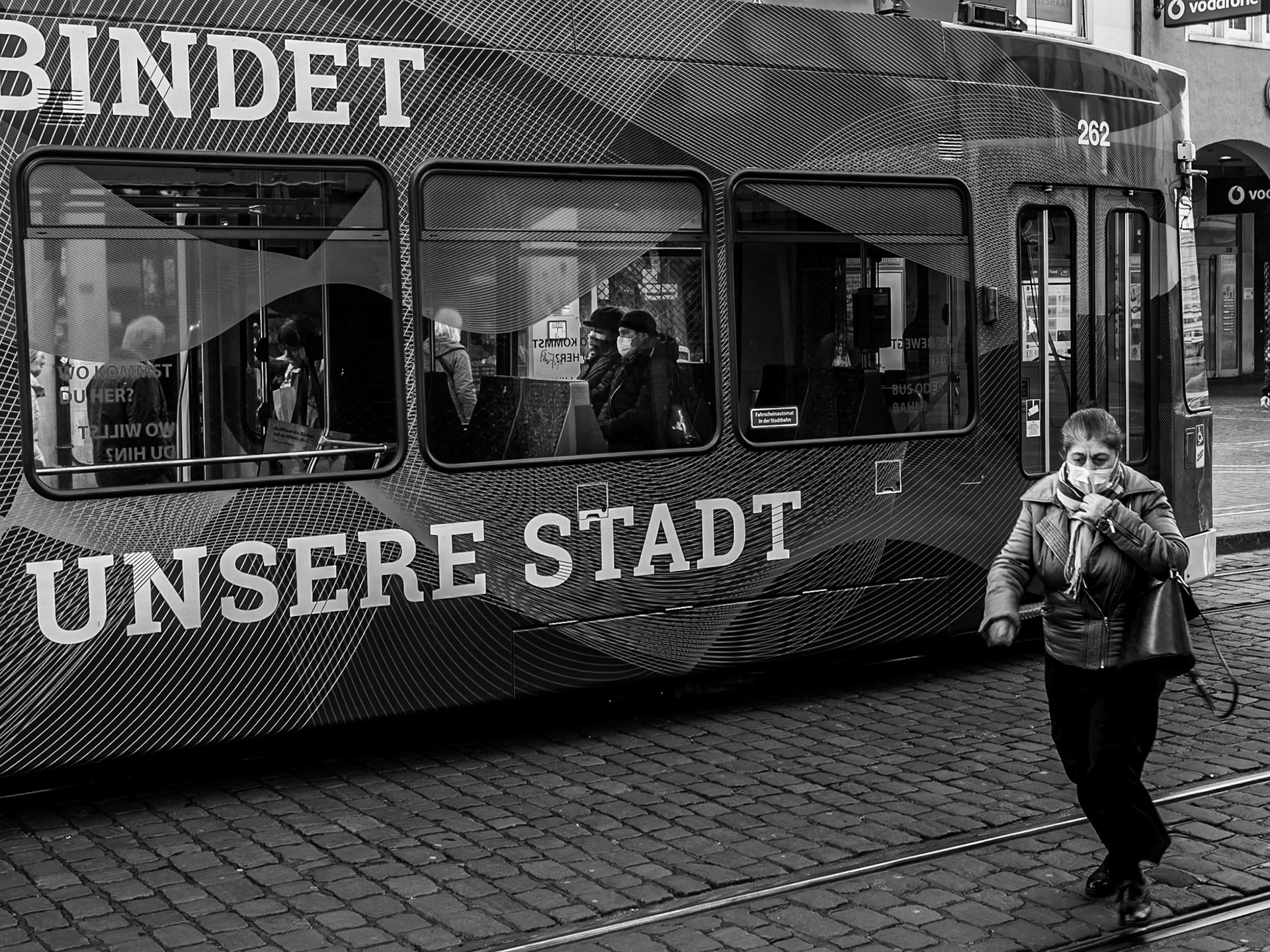 #coronamemes #coronaawareness⁠#freiburg⁠#atram⁠#streetphotography⁠#blackandwhite⁠#germanstreetphotocollection⁠#streets_storytelling ⁠#german_street_photography ⁠#storyofthestreet