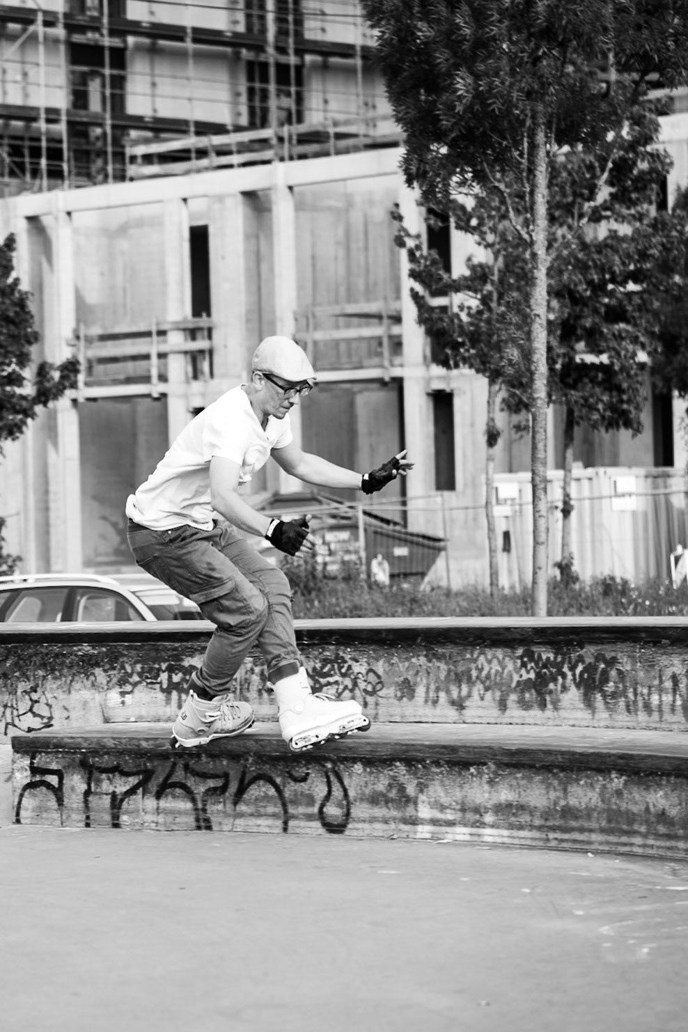 olis_shots7:42am #frankfurt #germany “Skater” by @olis_shots as part of the #24hourproject to support Children’s Rights and raise funds for @ResponsibleCharity. For more information visit @24HourProject#24hr21 #24hr21_frankfurt #24hr21_germany #streetphotography #skating