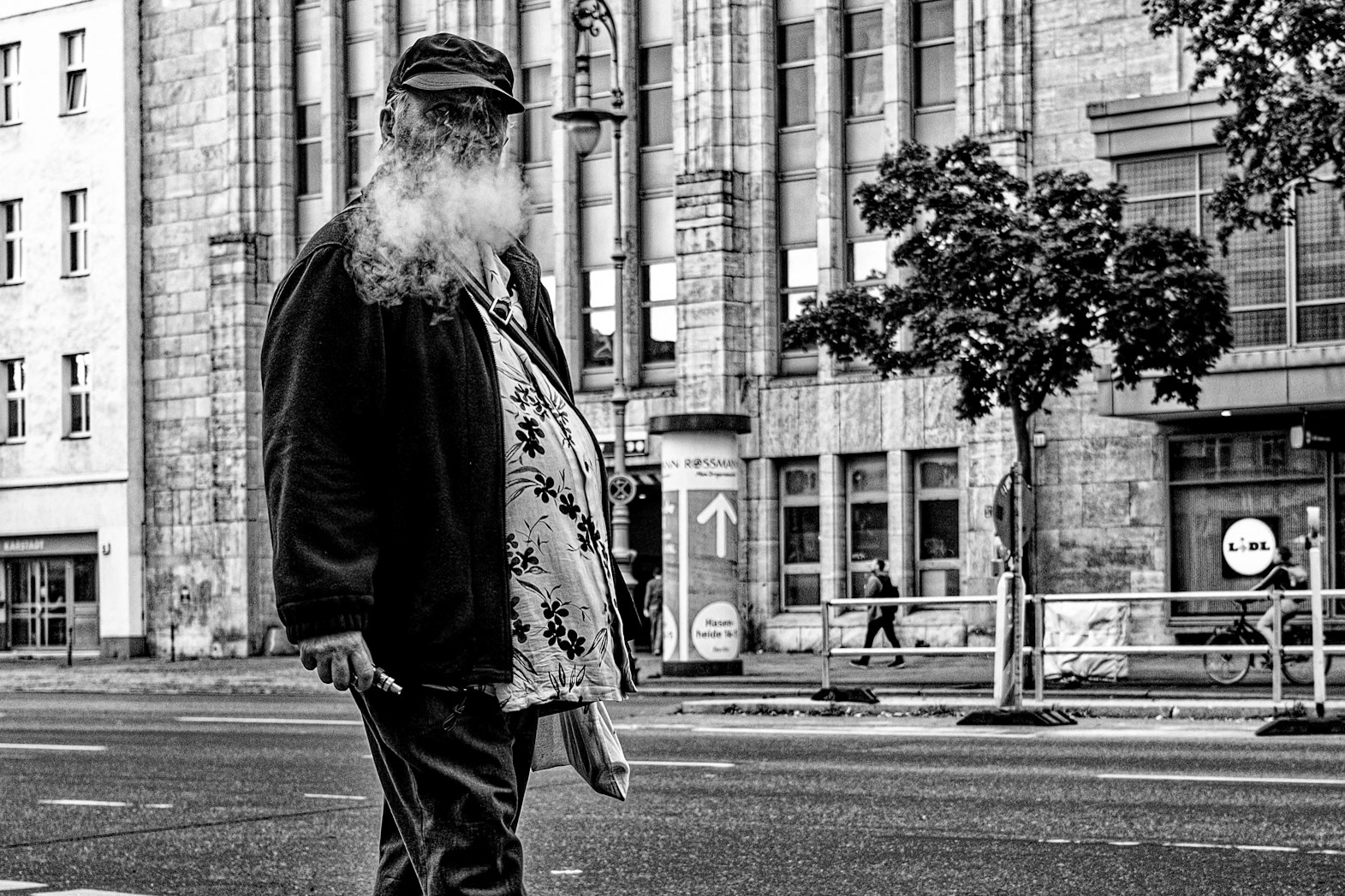 E-cigarette smoke as a beard