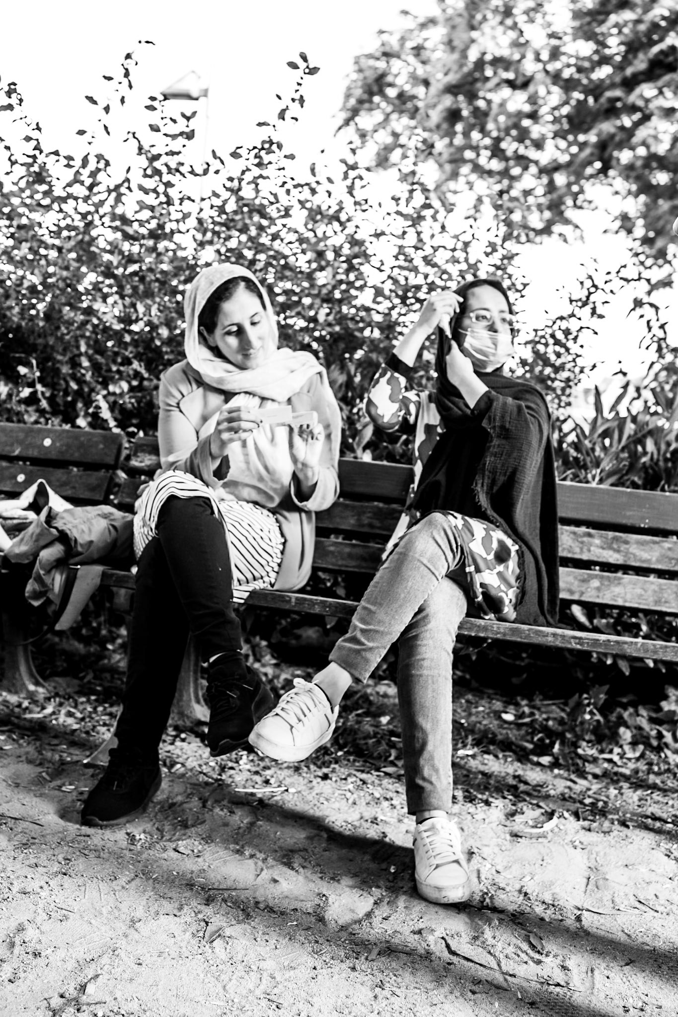 olis_shots06:29pm #frankfurt #germany “Mainufer” by @olis_shots as part of the #24hourproject to support Children’s Rights and raise funds for @ResponsibleCharity. For more information visit @24HourProject#24hr21 #24hr21_frankfurt #24hr21_germany #streetphotography #mainufer #frankfurt