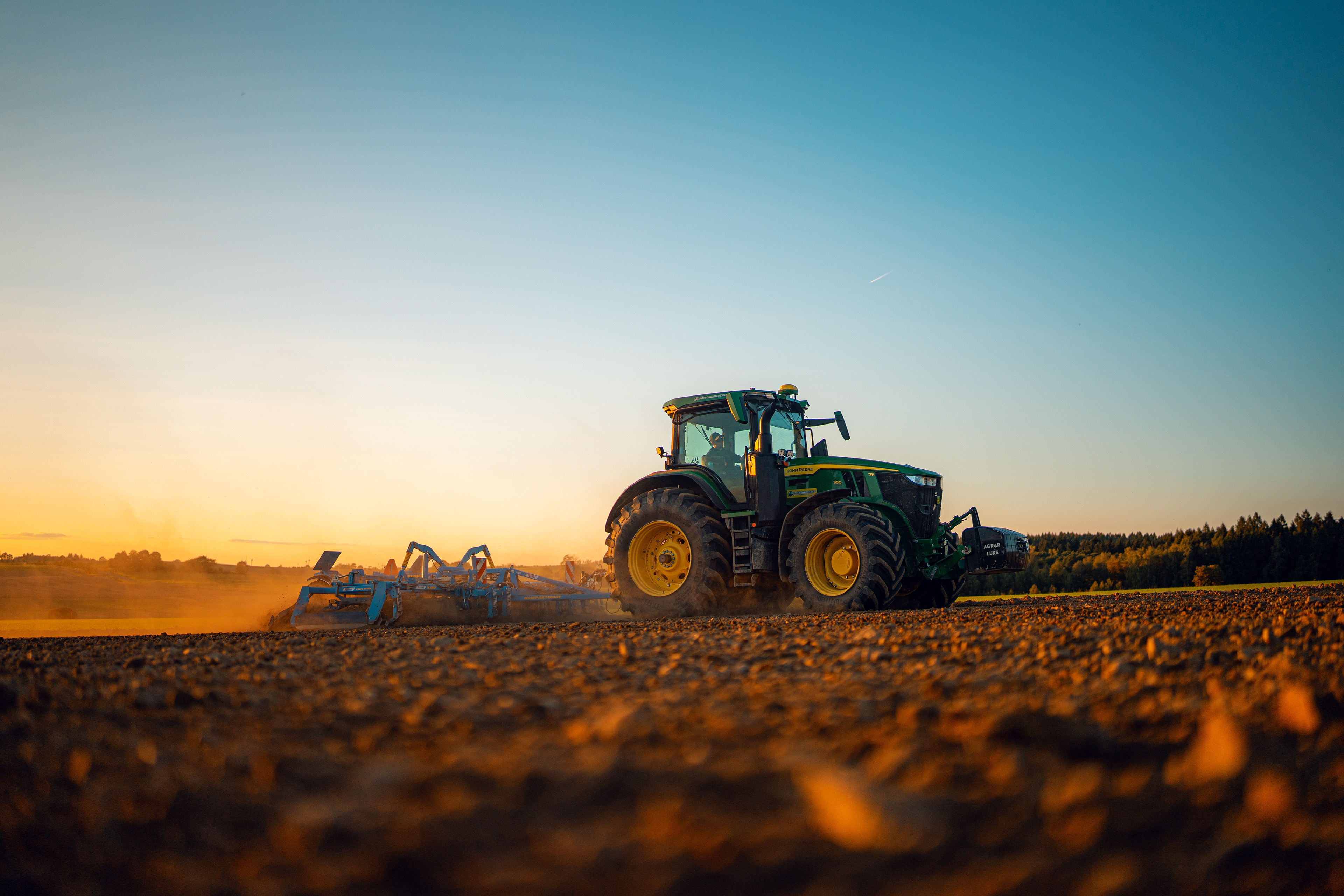 Bodenbearbeitung mit dem John Deere 7R 350