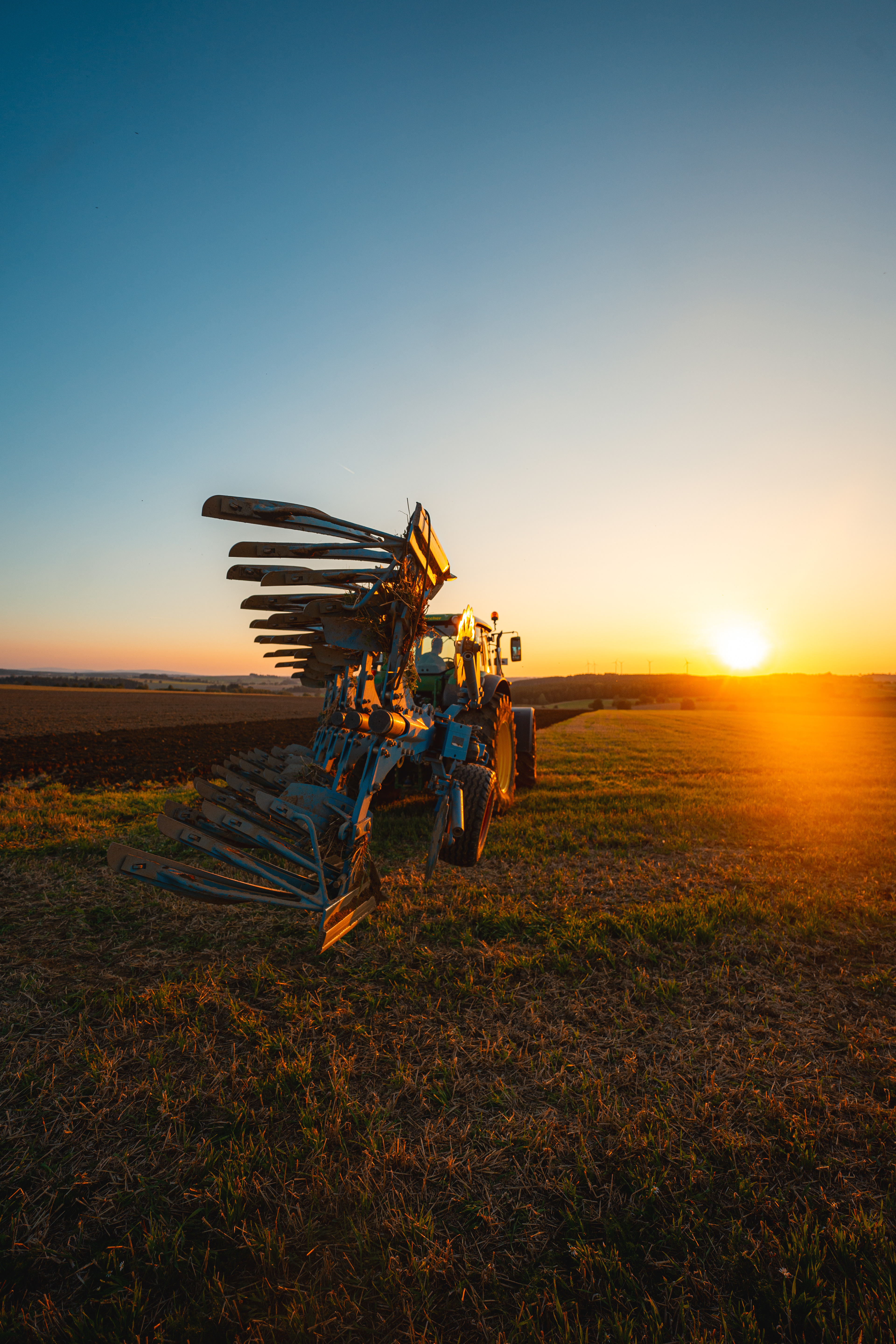 Pflügen im Sonnenuntergang
