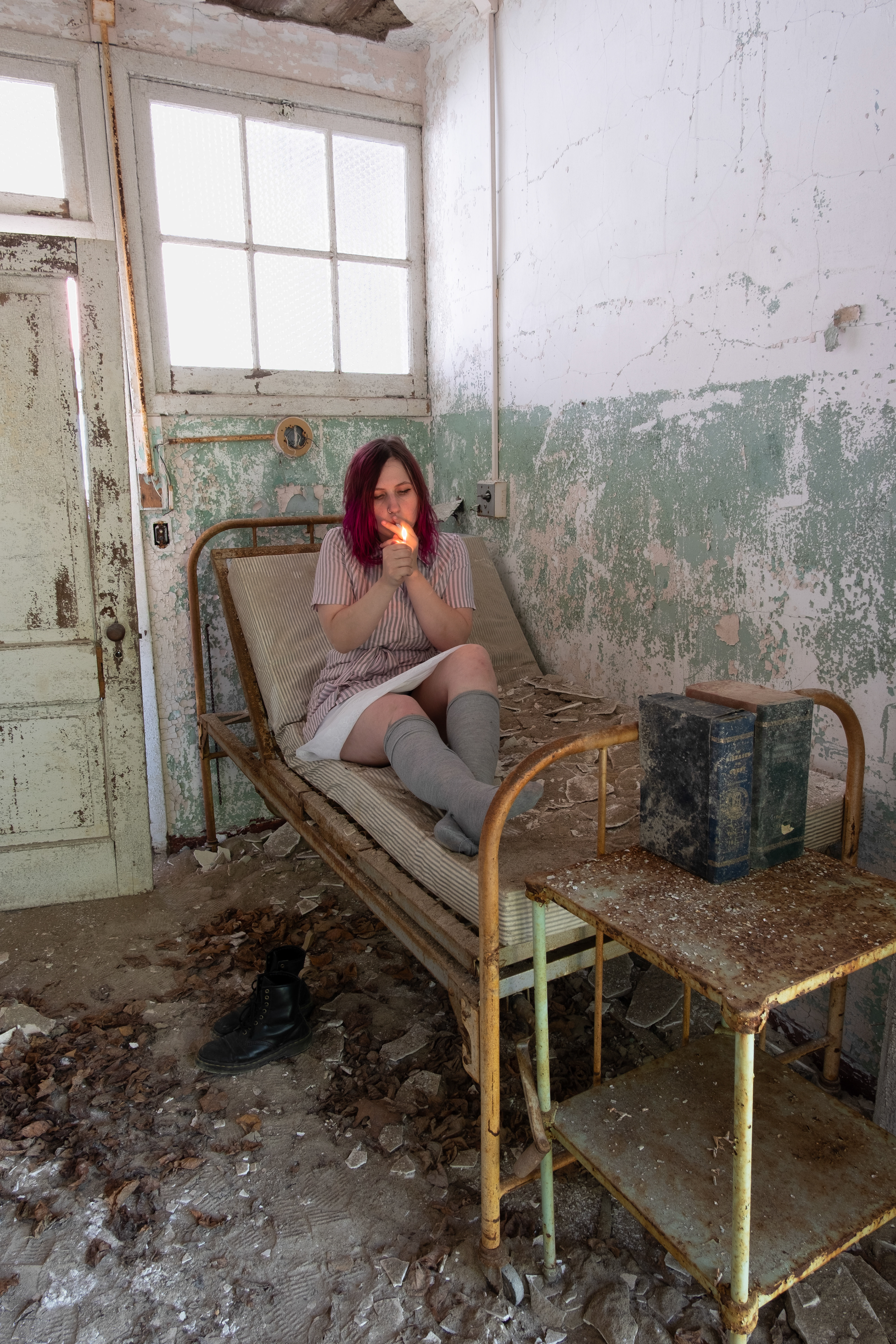 No room to expand , Too full to contract.