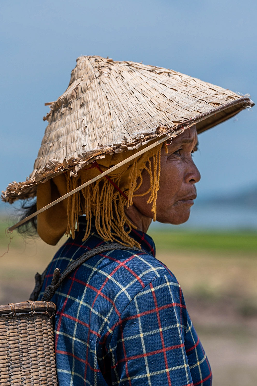 Cow herder along lak Lake / 01-05-21-388