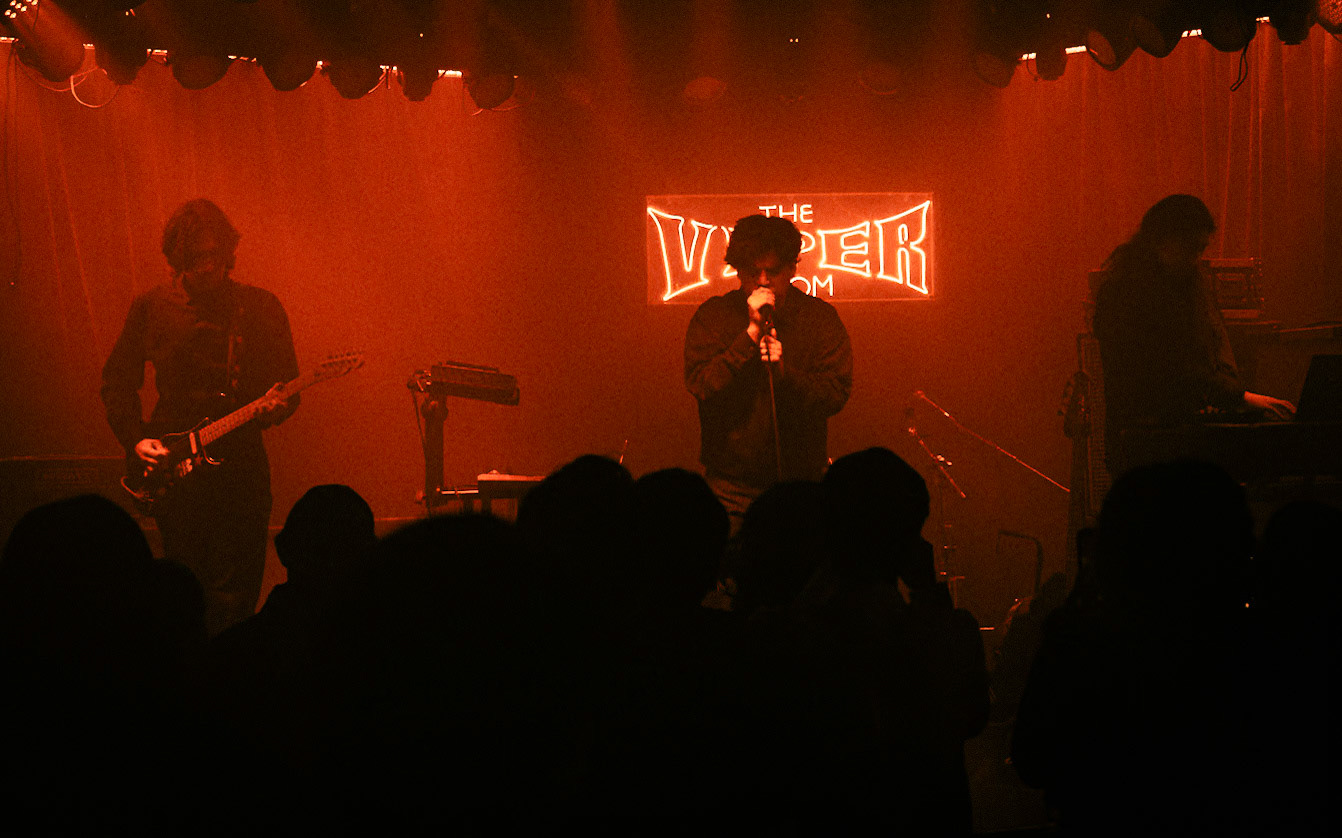 Corbeau Hangs photographed by Francisco Santiago on 2026.04.04 at Sid the Cat Auditorium in Los Angeles, CA. Shot using a Sony A7III.