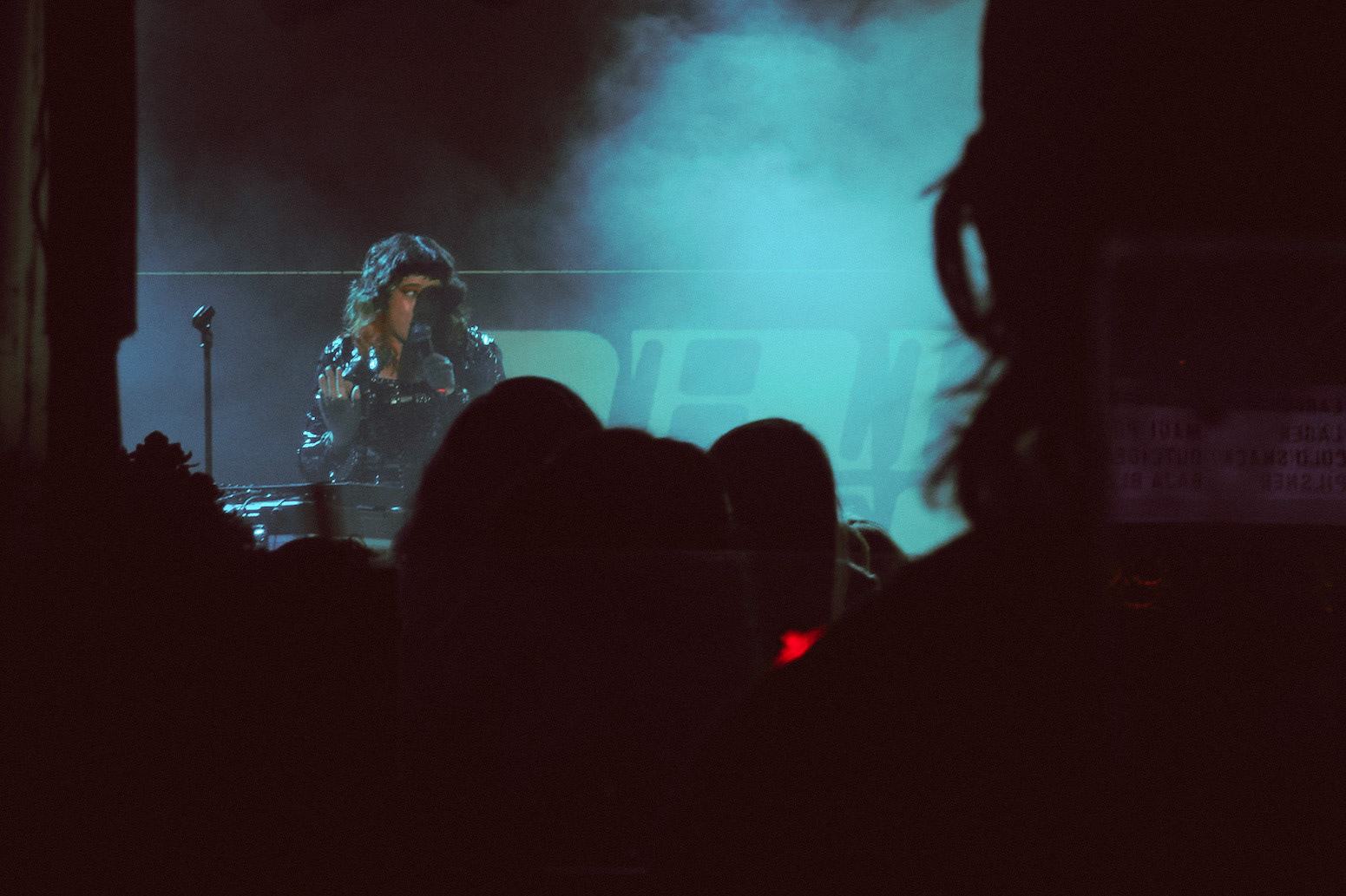 Photographed by Francisco Santiago on 2024.06.22 at The Echoplex in Los Angeles, CA. Shot using a Sony RX100V.