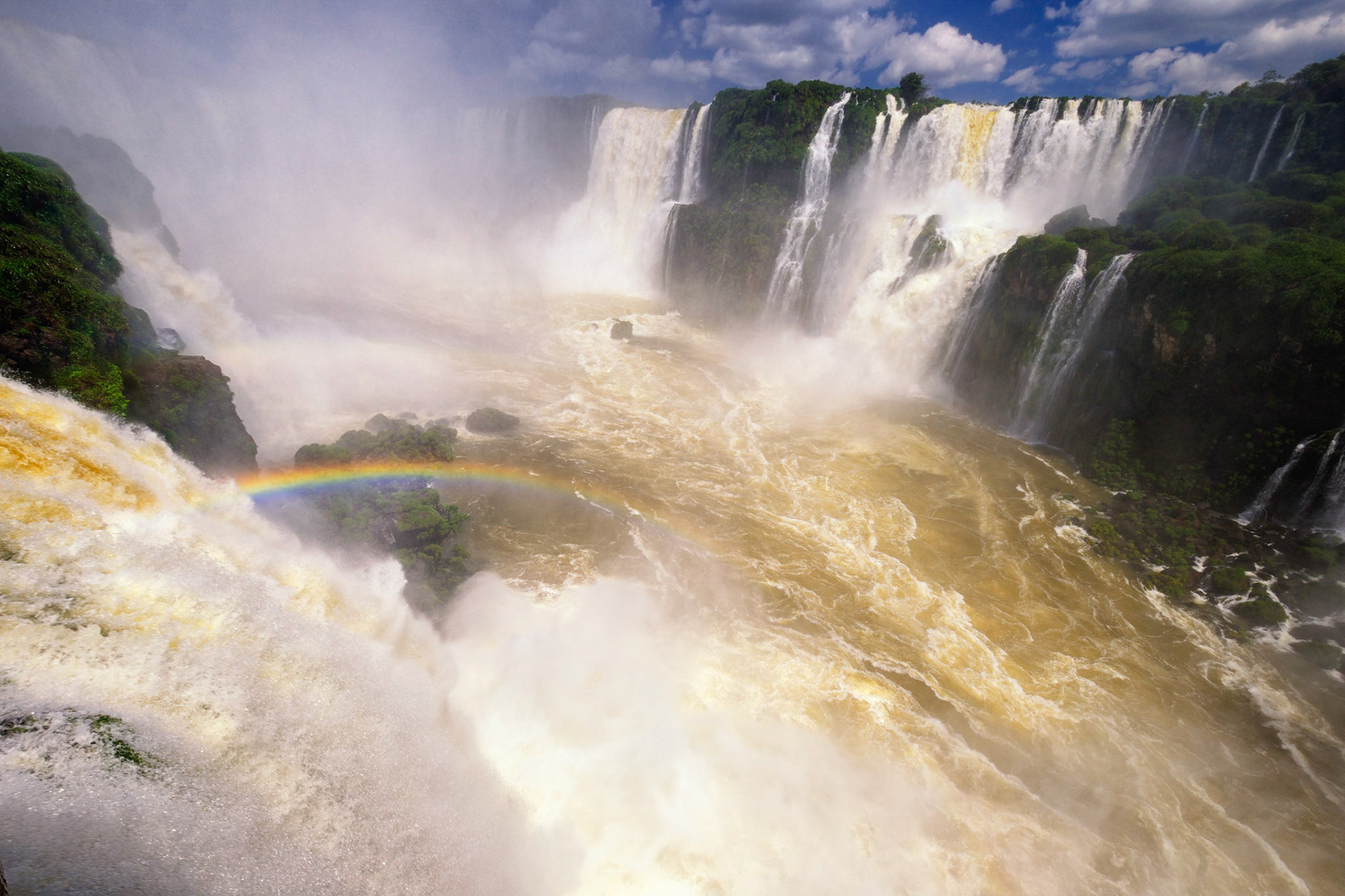 Beauty and power at Iguazu Falls