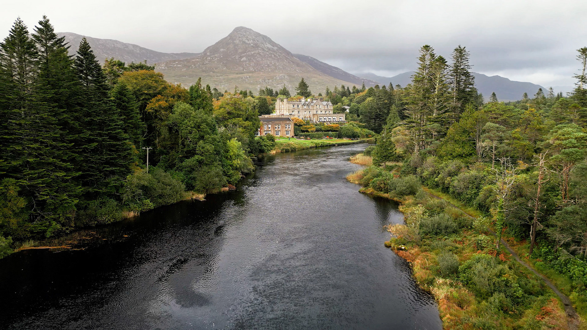 The beautiful Ballynahinch Castle