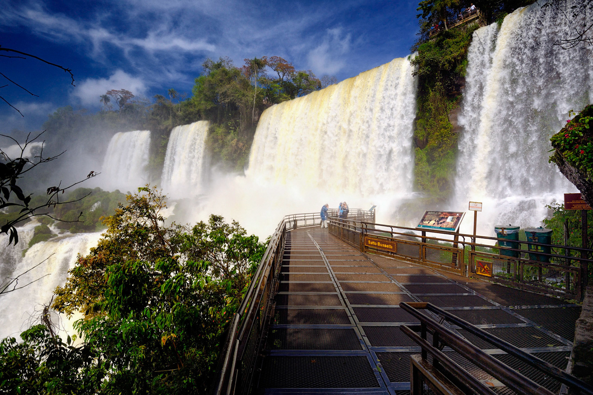 Getting wet at the Salto Bossetti Falls
