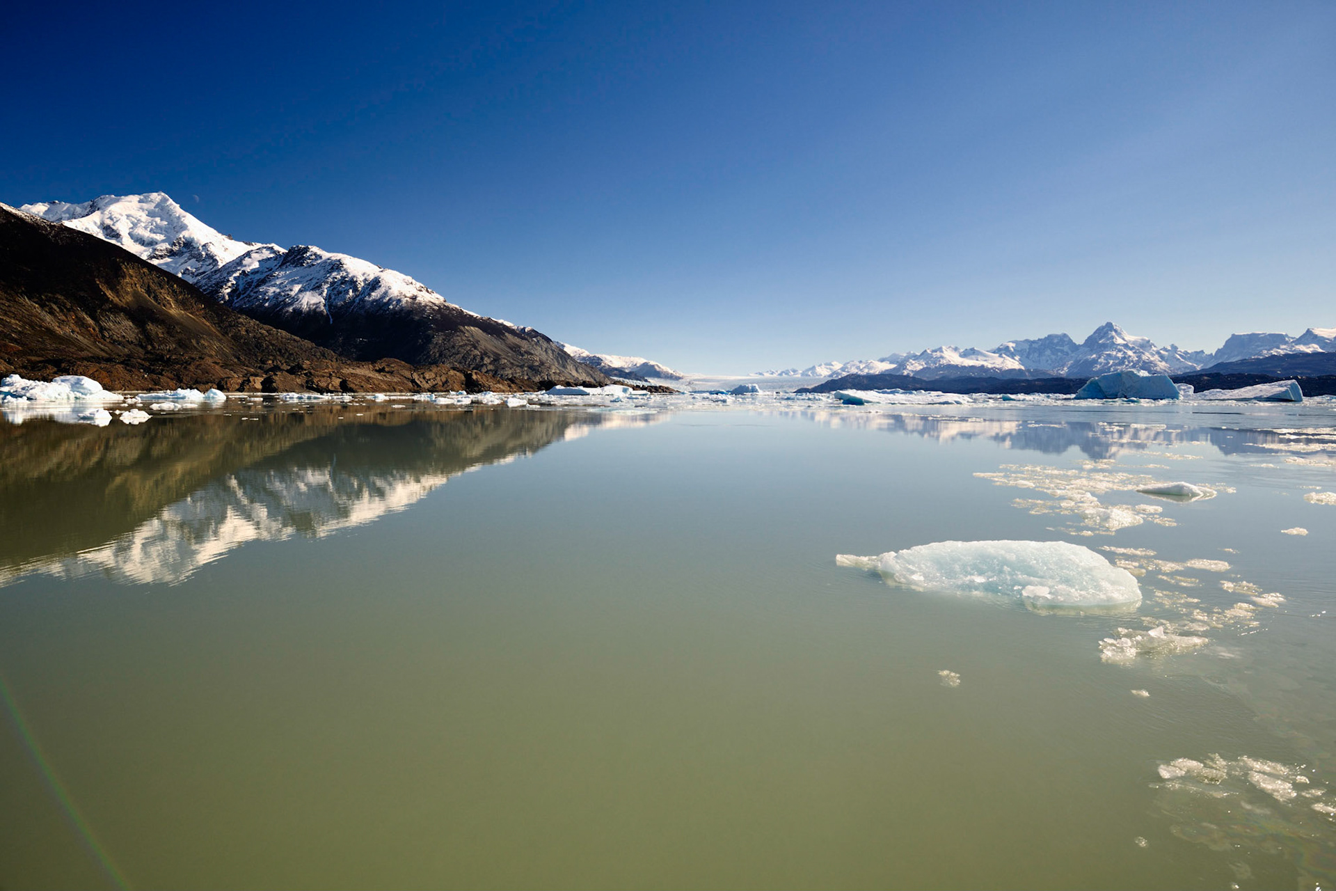 Boat ride among the icebergs