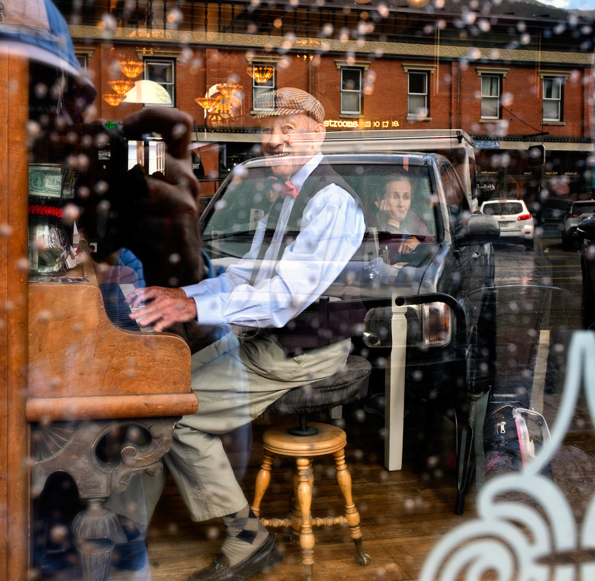 Piano man at Lacey Rose Saloon in Silverton