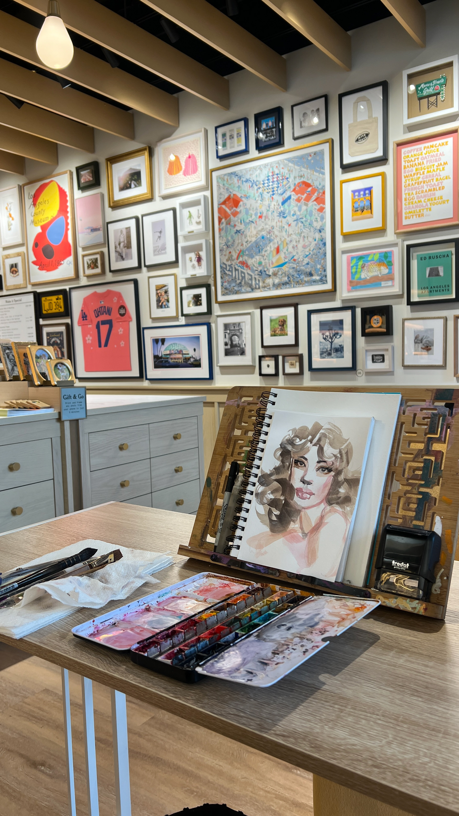 live event artist sketching guests at a Los Angeles brand activation