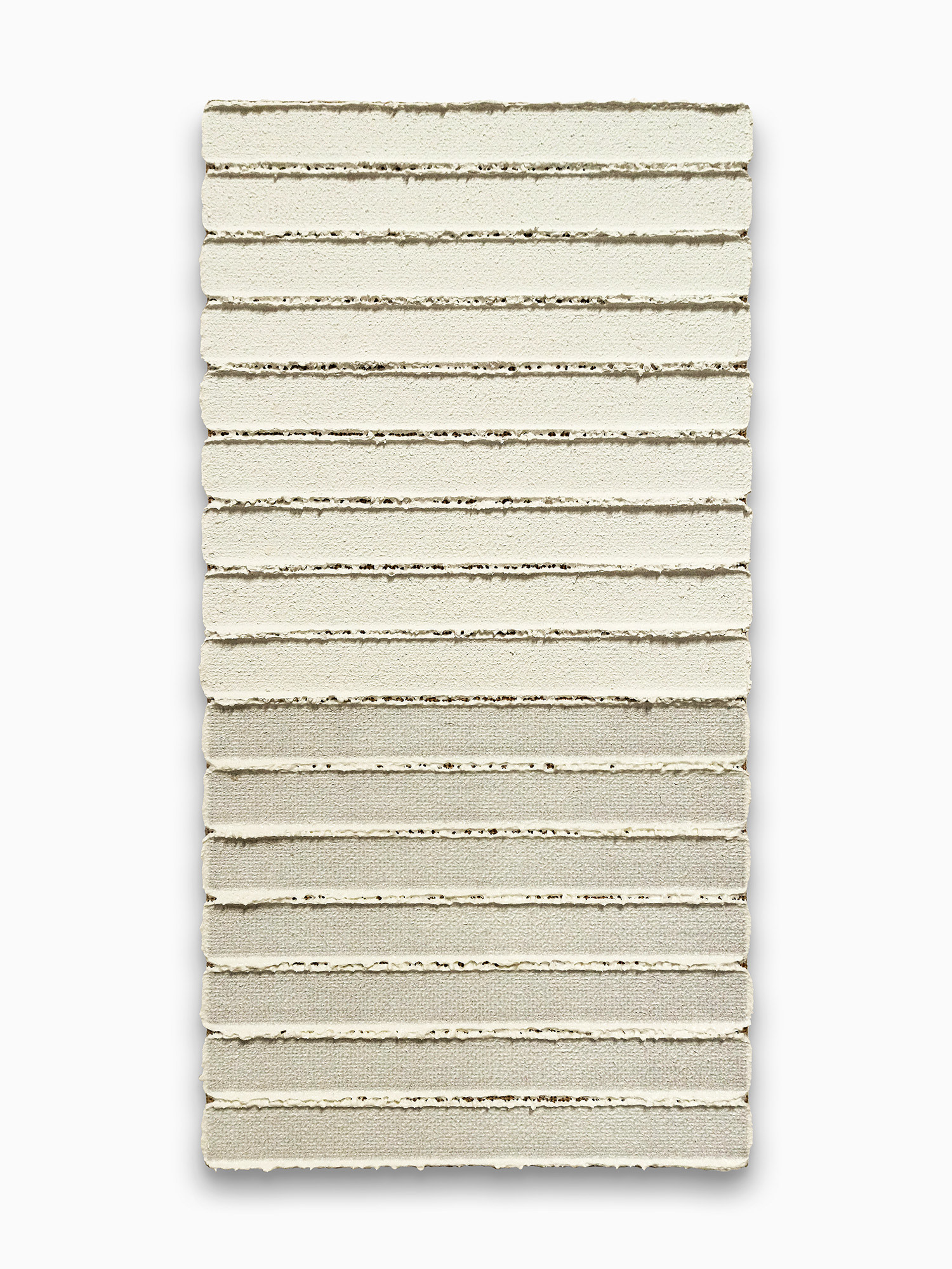 Abstract painting 250901 in white with tactile edges and multi-layered in color by Dutch artist Maurice van Venrooij.