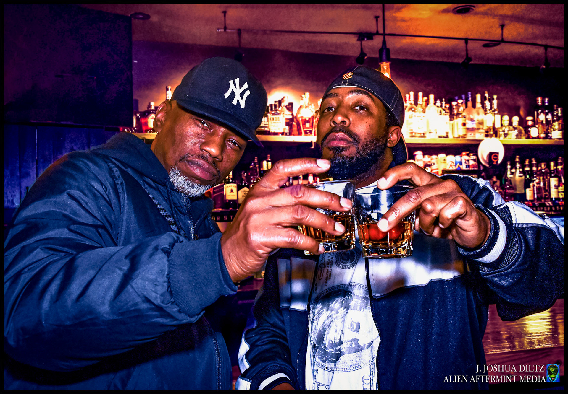 Seattle Media Legend Georgia Brown kicks back with Hip Hop Master Roc Fizzzle at Mo' Jam Presents :  Mo' Jam Mondays, a weekly gathering of Seattle artist featuring an improvisational jam with the regions hottest talent.  [SEATTLE, Washington,  October 2018] J Joshua Diltz  ALIEN AFTERMINT