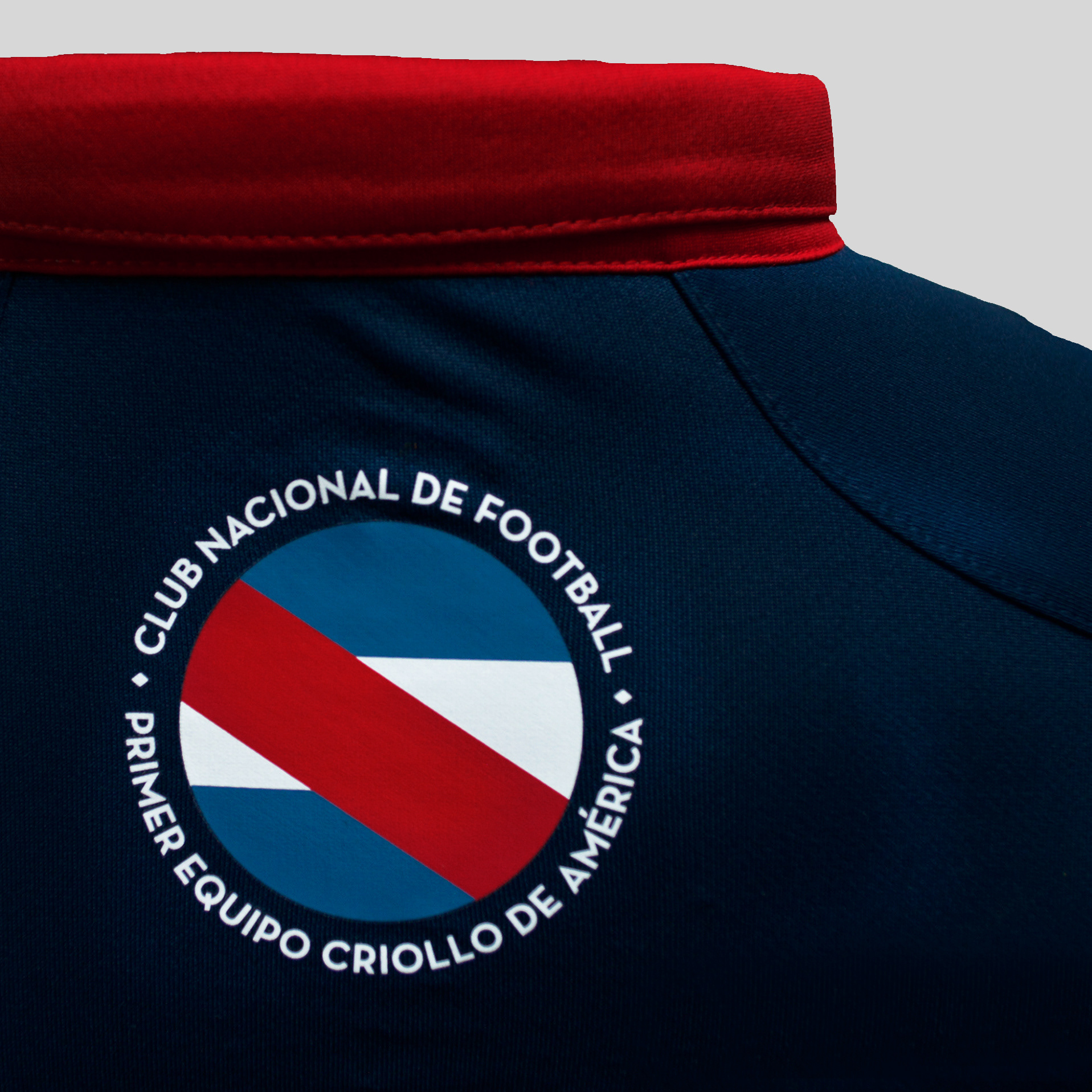 CLUB NACIONAL DE FOOTBALL - BOLSO - Montevideo - Uruguay - Soccer PENNANT