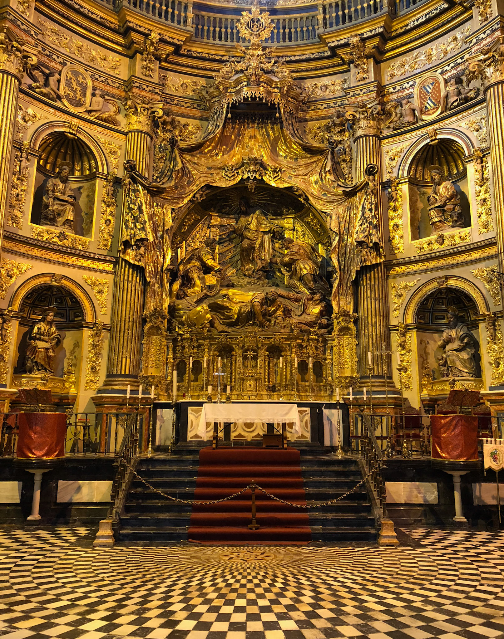 Altar - Holy Funerary Chapel of El Salvador del Mundo, Úbeda