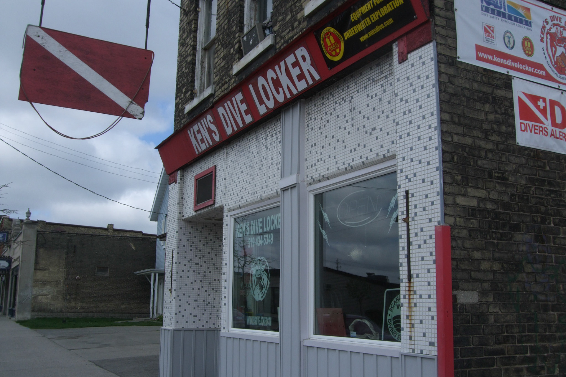 More neat storefront details - tiled front of Ke's Dive Locker