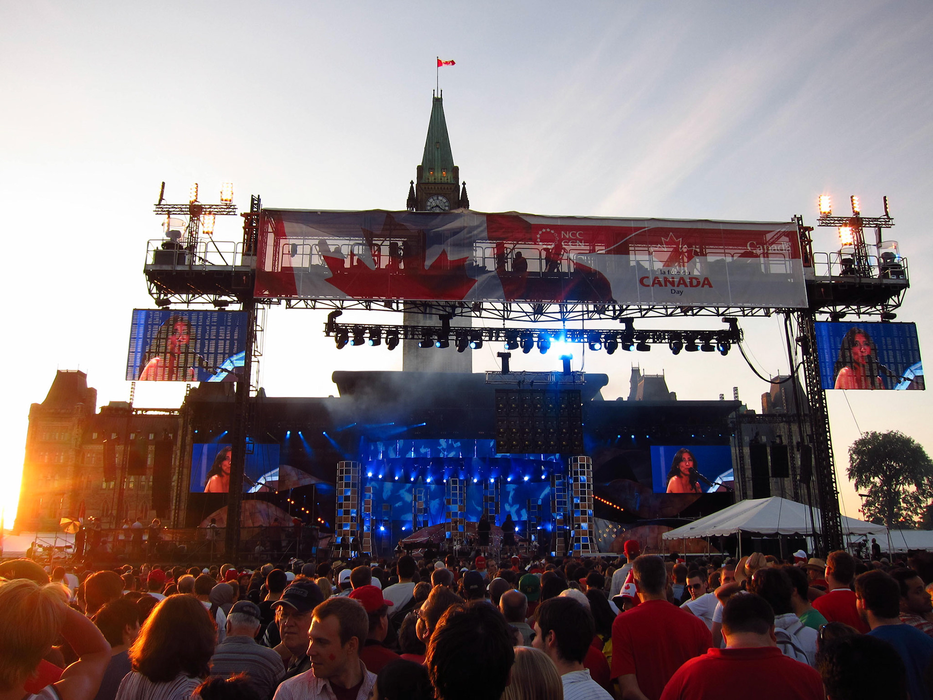 As the sun set, we enjoyed the evening festivities on Parliament Hill