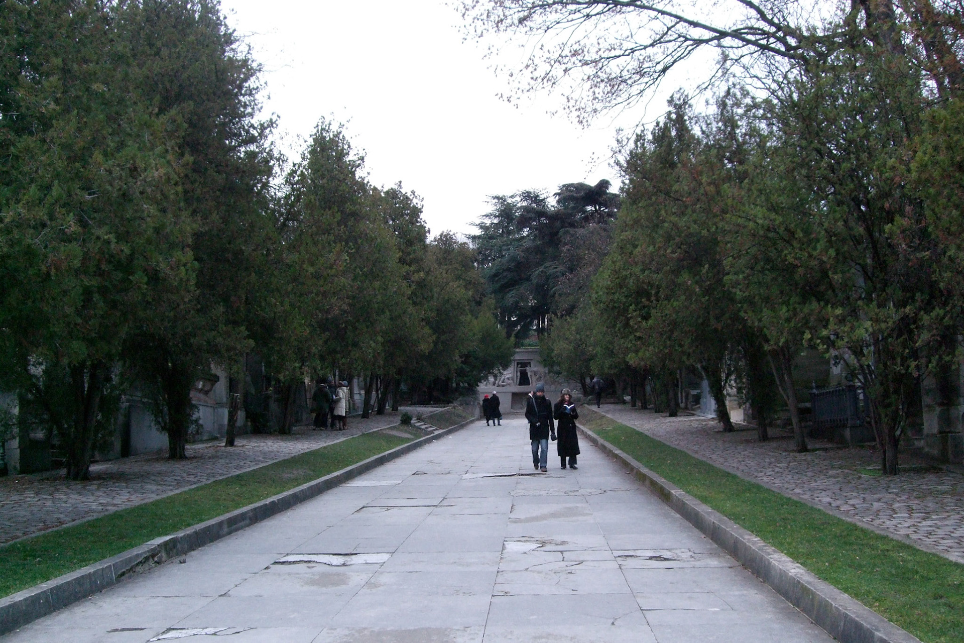 By the time I caught the metro back to Marta's house after New Year's it was 6am! Slept in, then went to explore Pere Lachaise cemetery