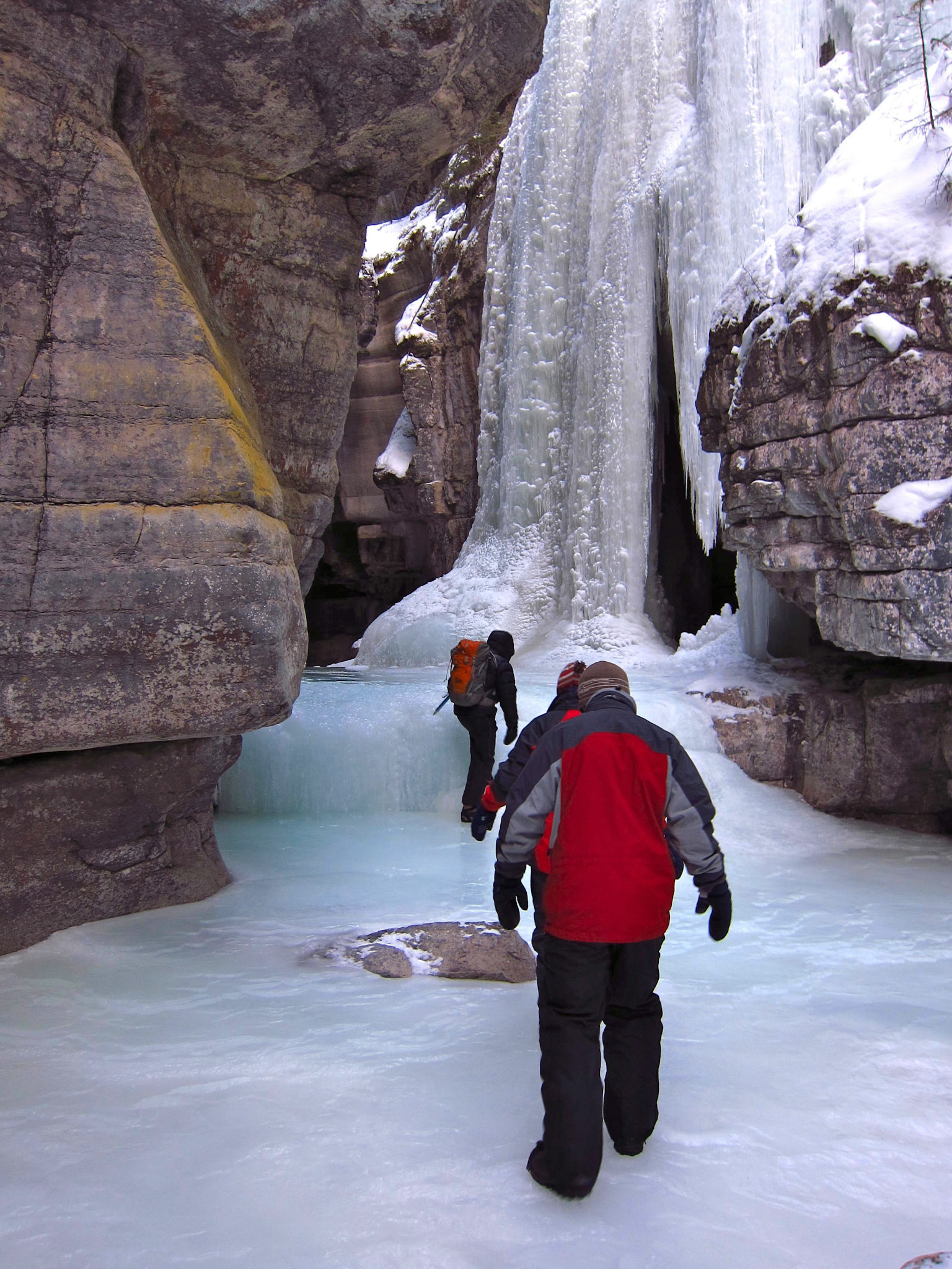 The Maligne Canyon ice walk