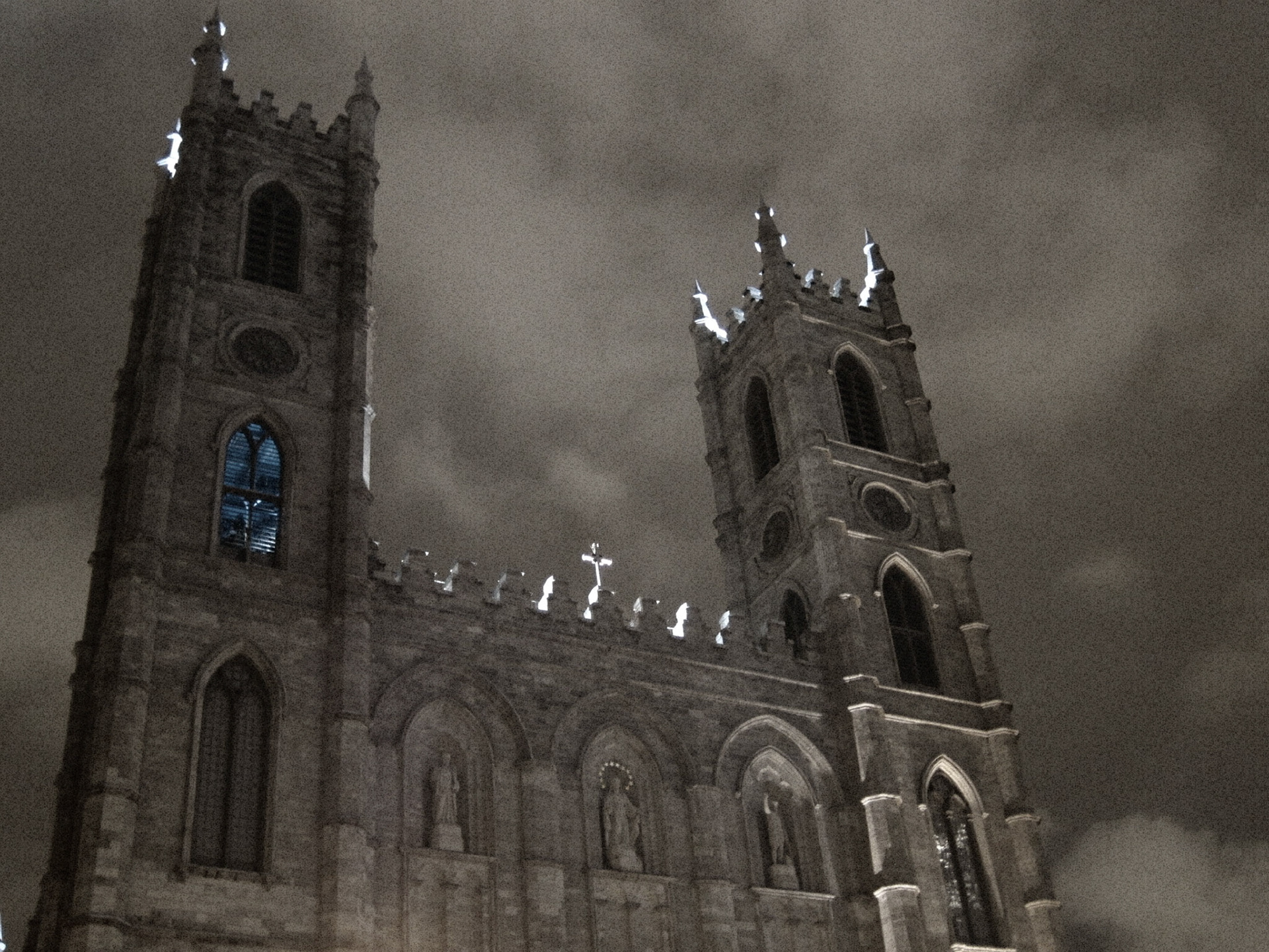 inadvertently, I made Notre-Dame look quite spooky at night!