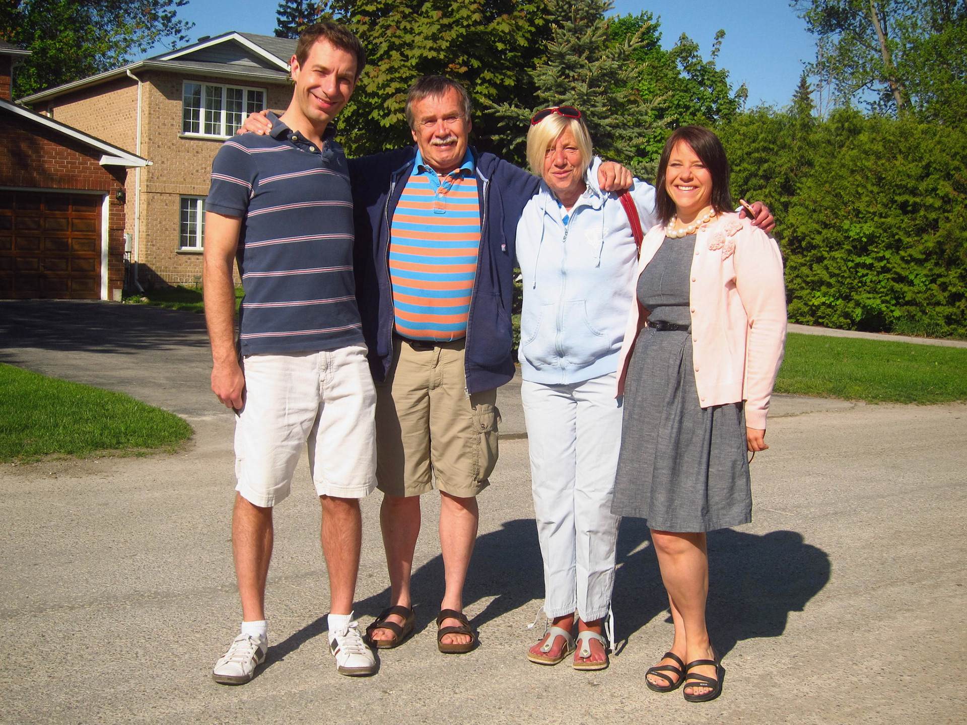 We spent the Friday night with the lovely hospitality of the Tiesma family at Erin's parents' house