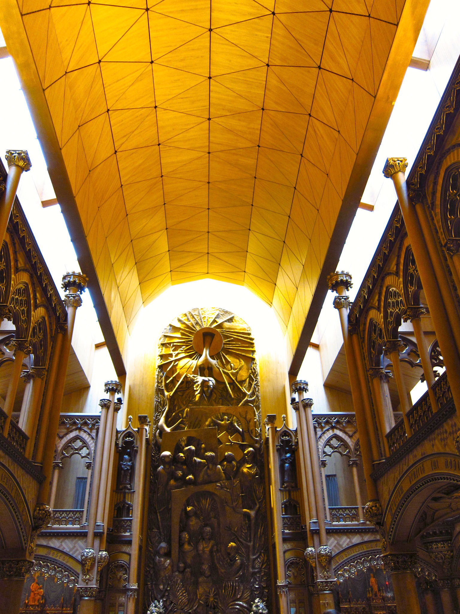 The other chapel in Notre-Dame - amazing wood carving