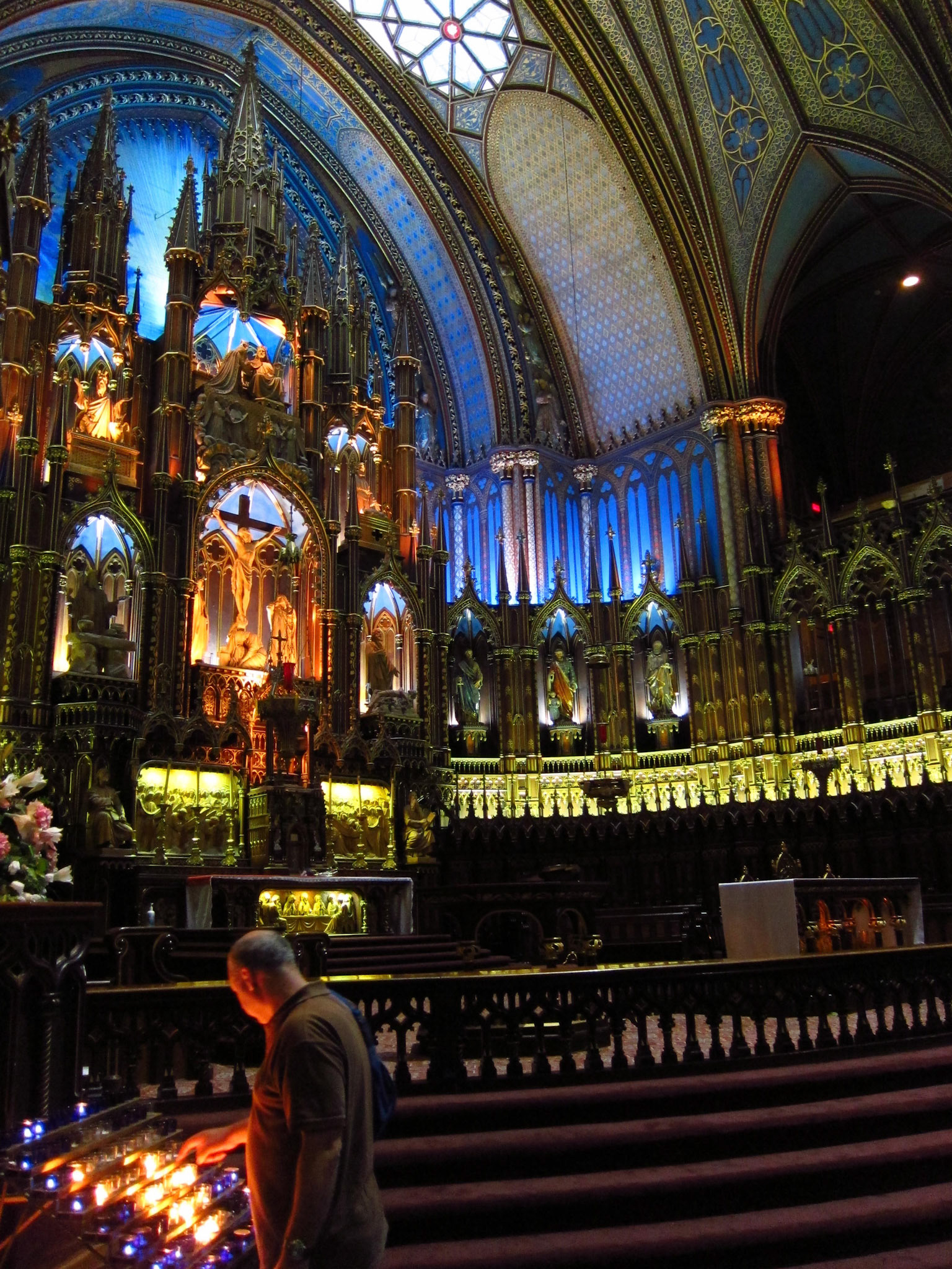 The amount of artistic detail in the altar of Notre-Dame is incredible
