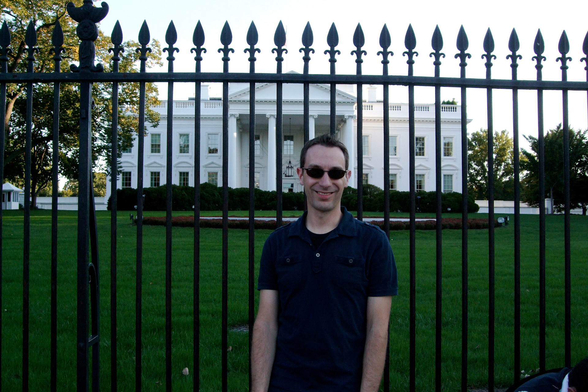 Oh hey, it's me... in front of the White House. Just to prove to my boss that I did, indeed, take the trip. And yes I did go to the conference too.
