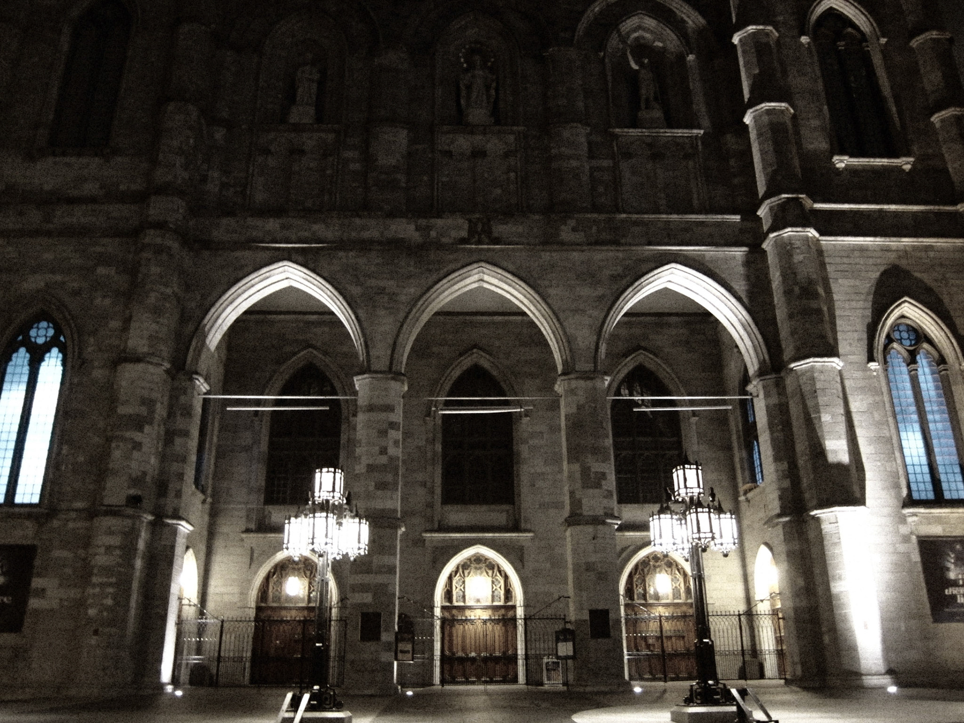 Notre-Dame Basilica at night